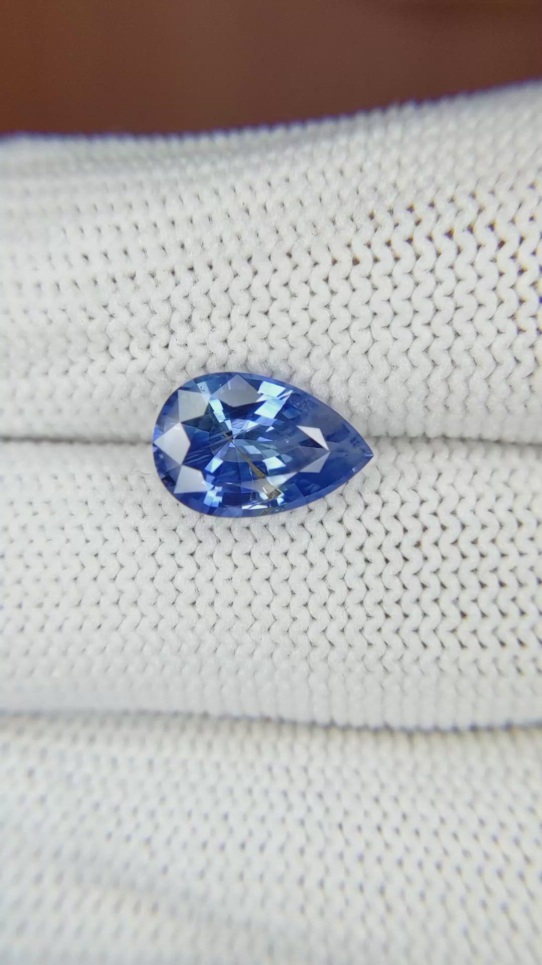 2.92 Ct. Blue Sapphire from Ceylon (Sri Lanka) Size Video