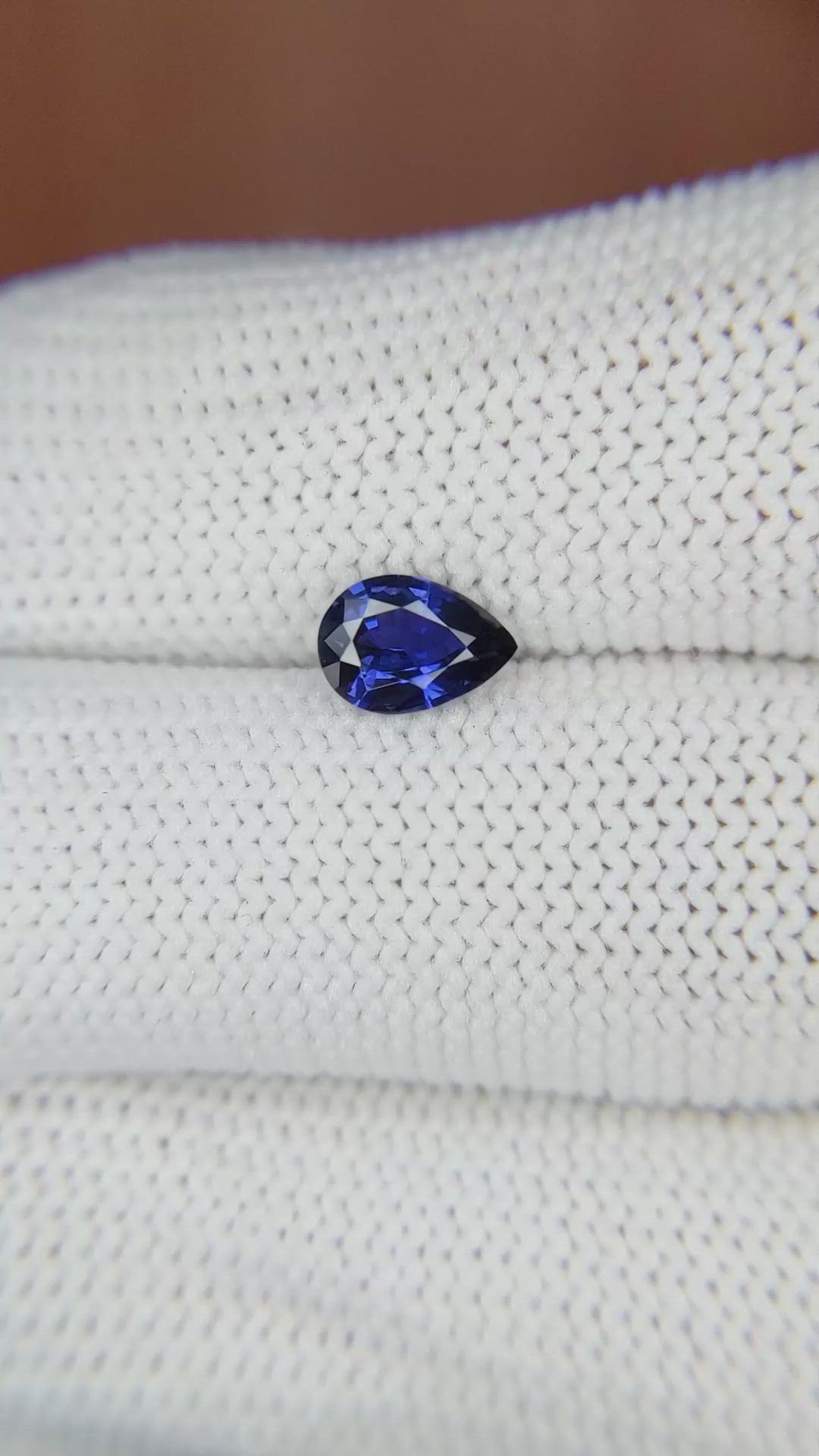 0.79 Ct. Sapphire from Ceylon (Sri Lanka) Size Video
