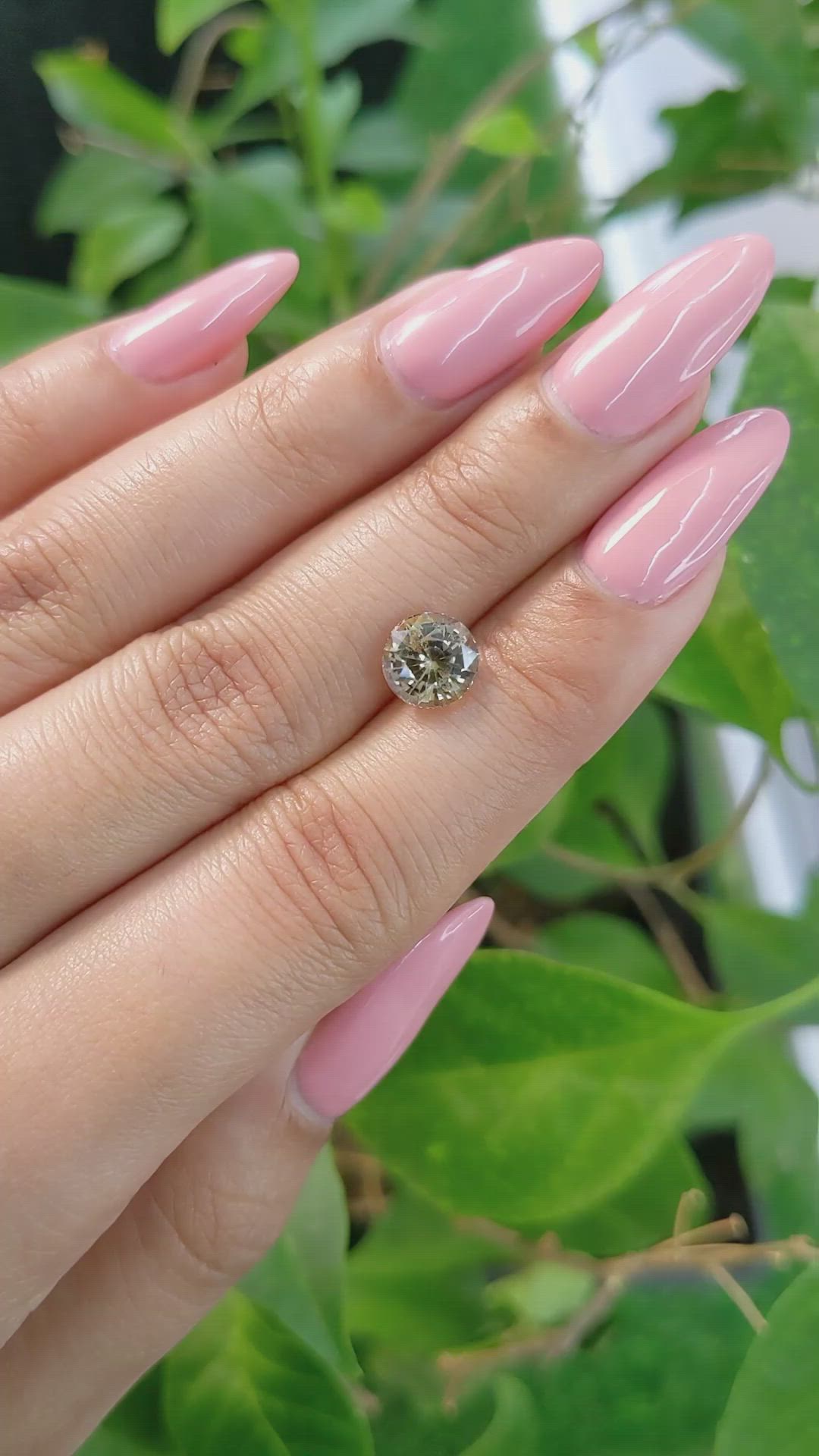 2.53 Ct. Bi Color Sapphire from Ceylon (Sri Lanka) Size Video