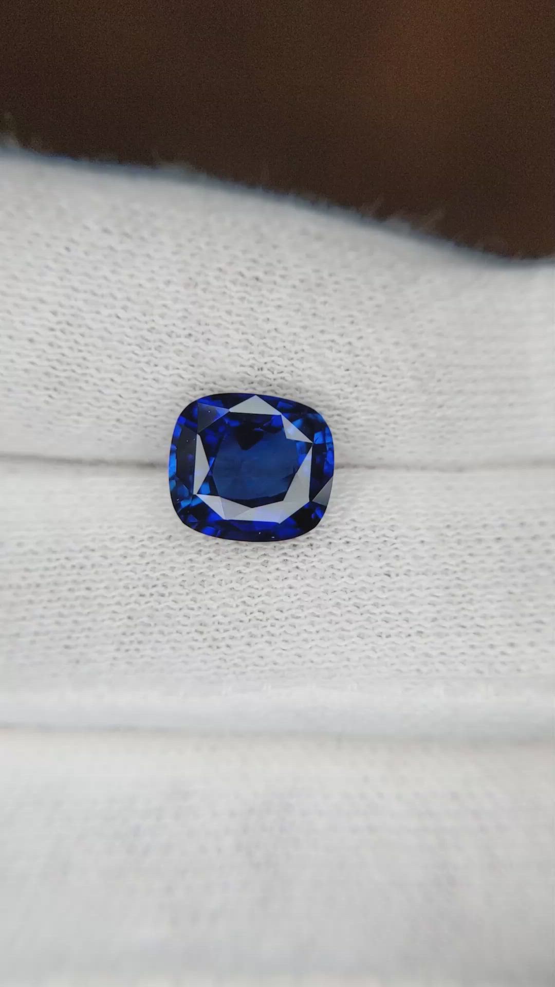 3.05 Ct. Blue Sapphire from Ceylon (Sri Lanka) Size Video