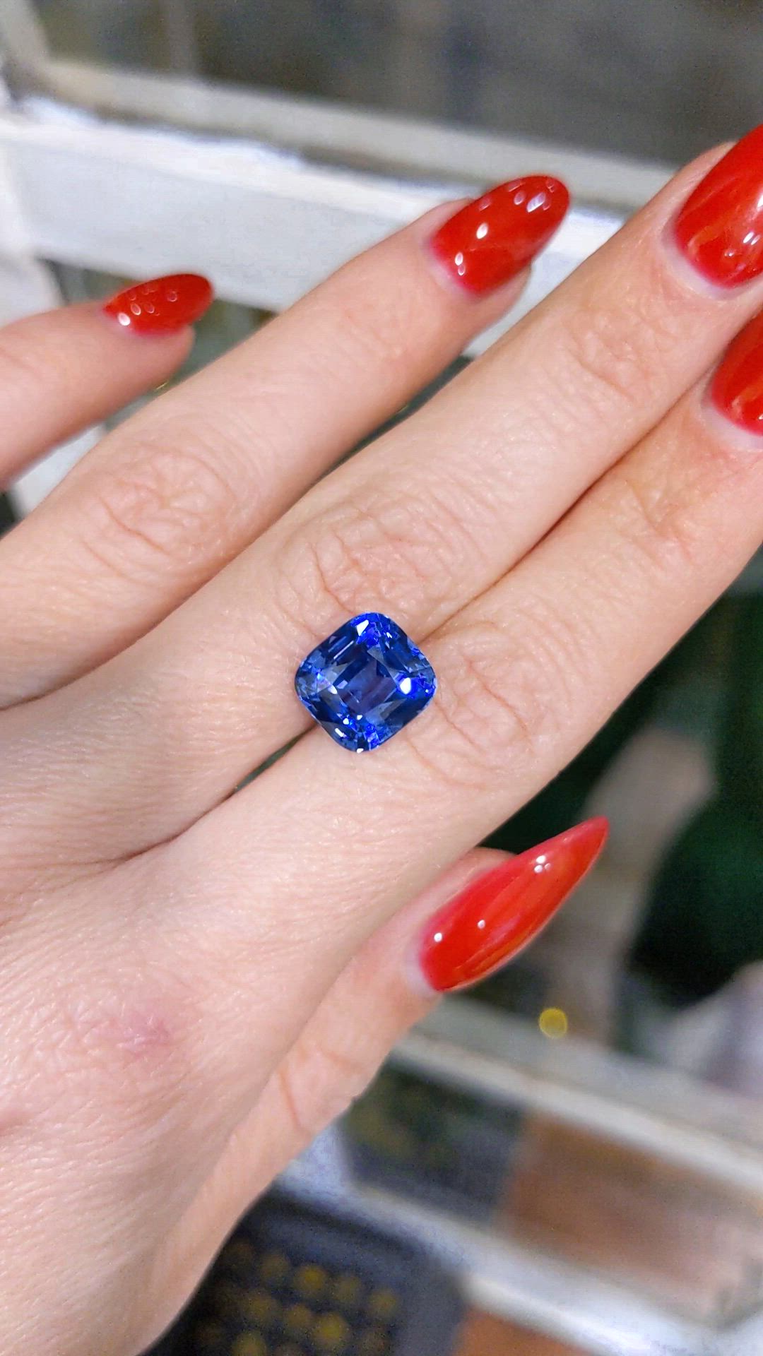 5.53 Ct. Blue Sapphire from Ceylon (Sri Lanka) Size Video