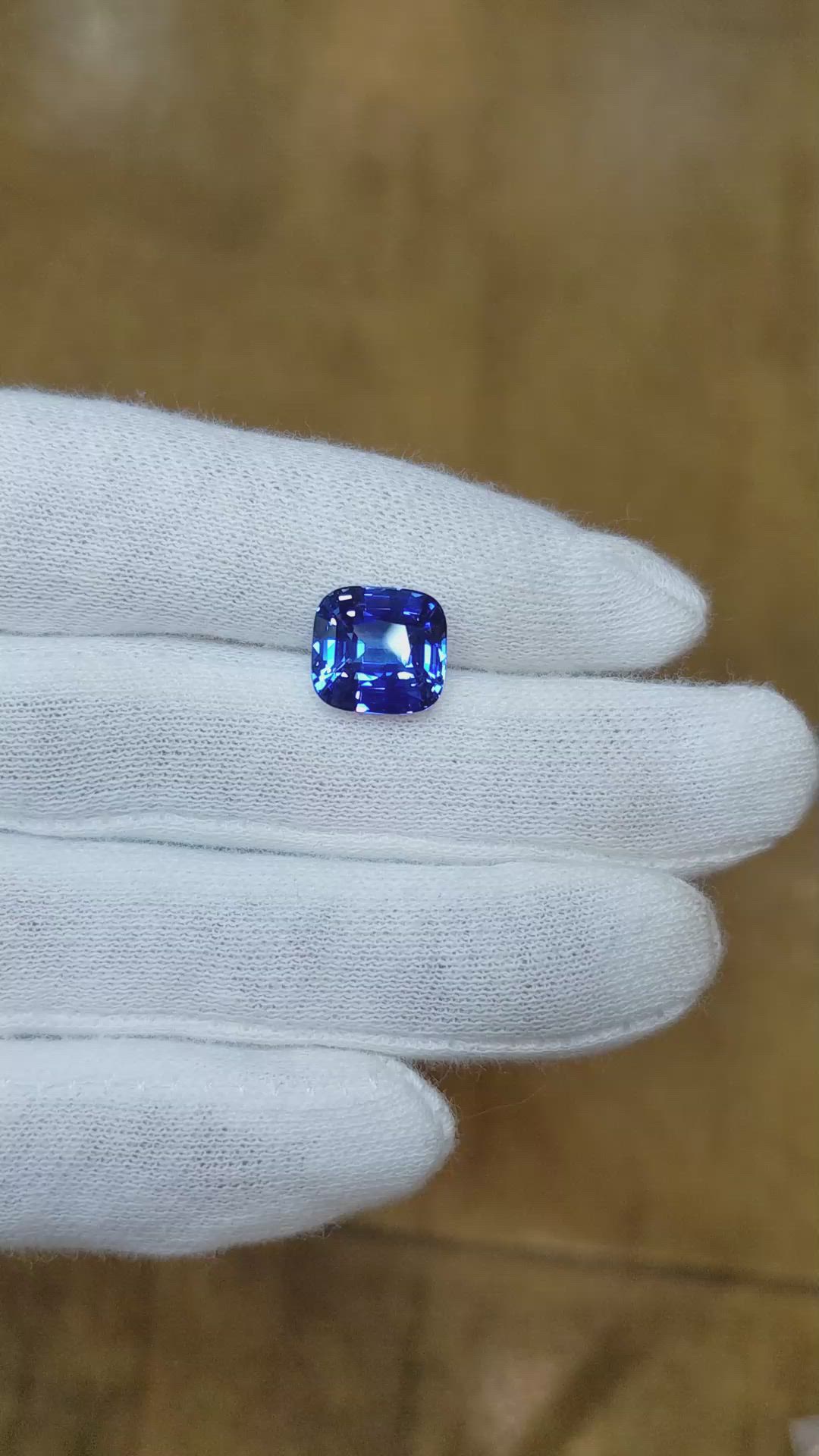 5.53 Ct. Blue Sapphire from Ceylon (Sri Lanka) Size Video