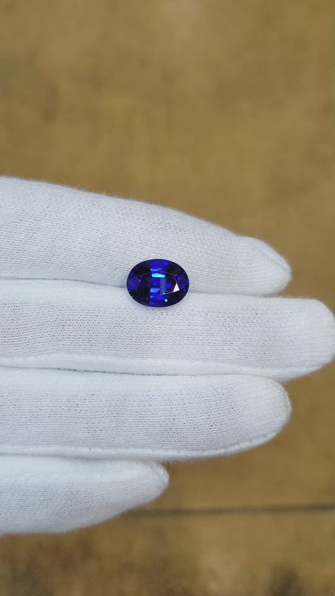 5.29 Ct. Blue Sapphire from Ceylon (Sri Lanka) Size Video