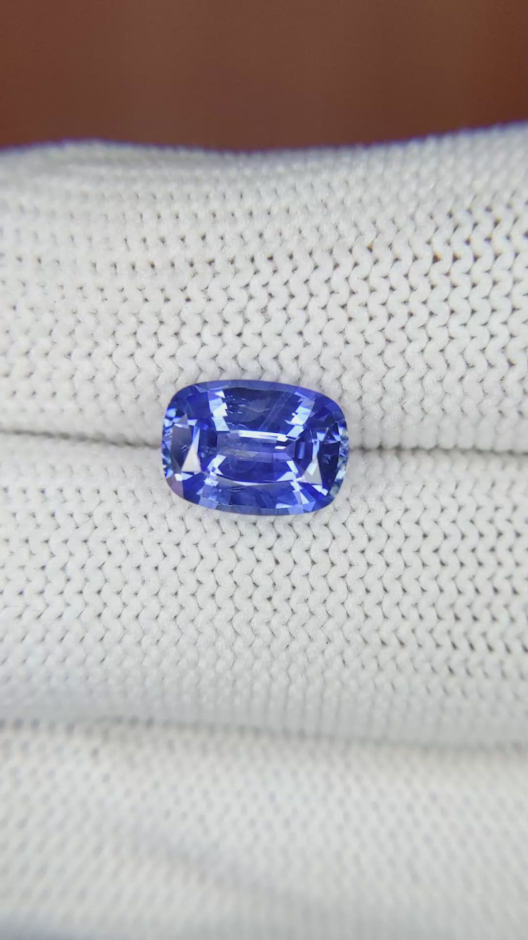 2.67 Ct. Blue Sapphire from Ceylon (Sri Lanka) Size Video
