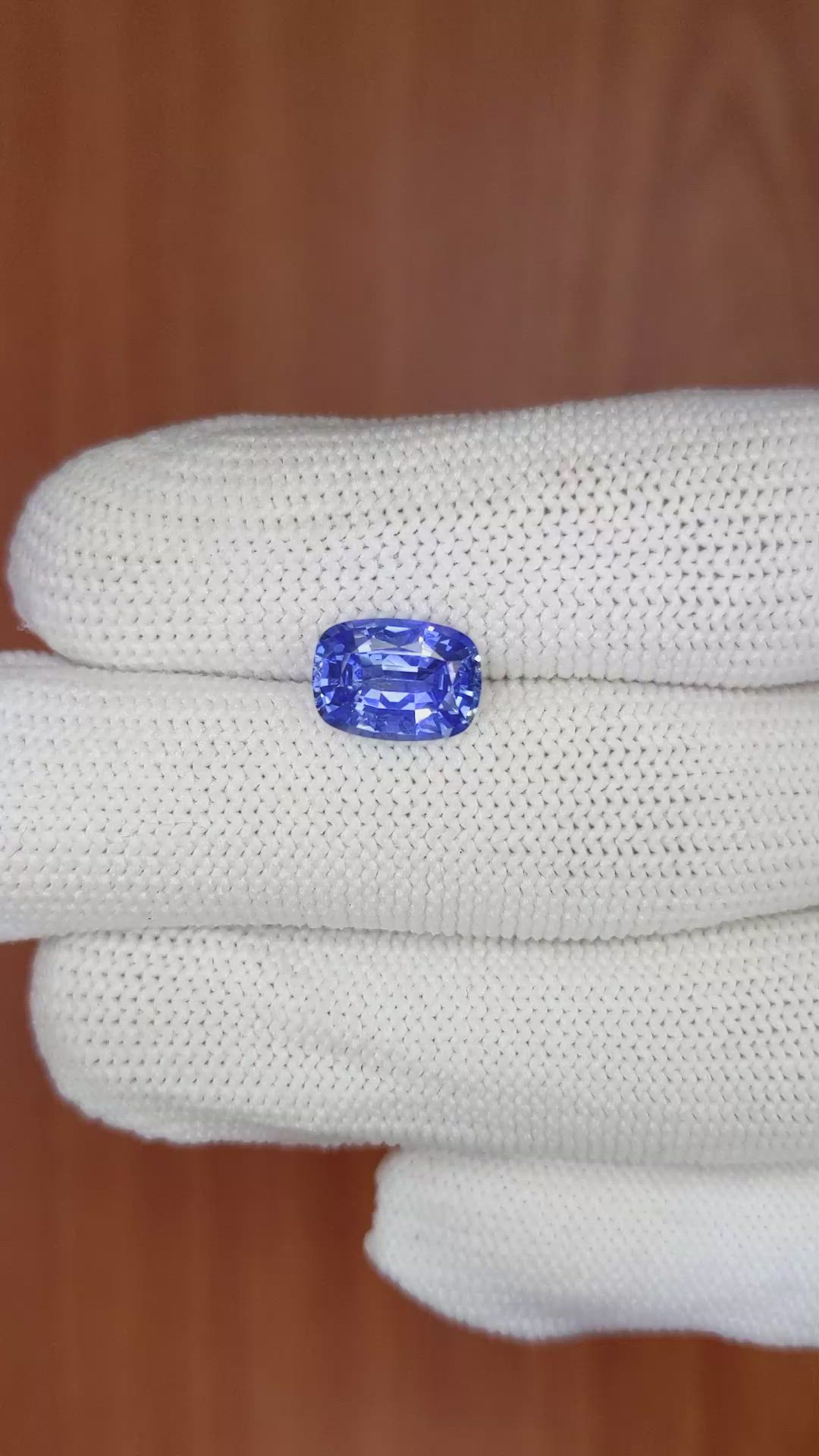 2.67 Ct. Blue Sapphire from Ceylon (Sri Lanka) Size Video