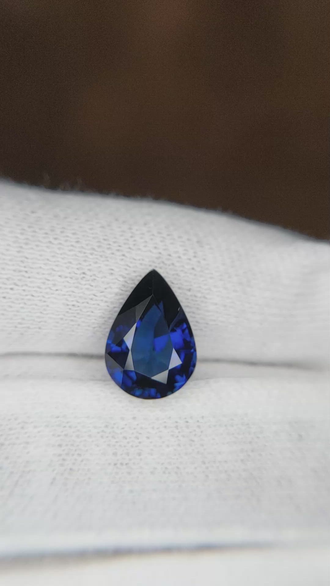 4.08 Ct. Blue Sapphire from Ceylon (Sri Lanka) Size Video