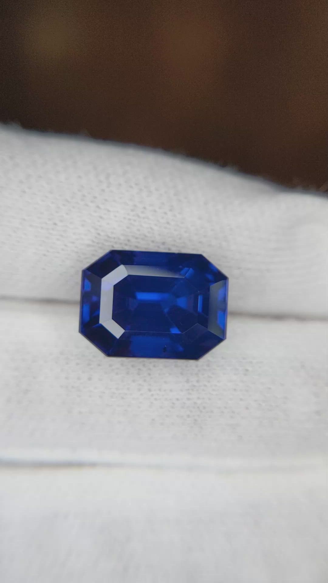 10.43 Ct. Blue Sapphire from Ceylon (Sri Lanka) Size Video