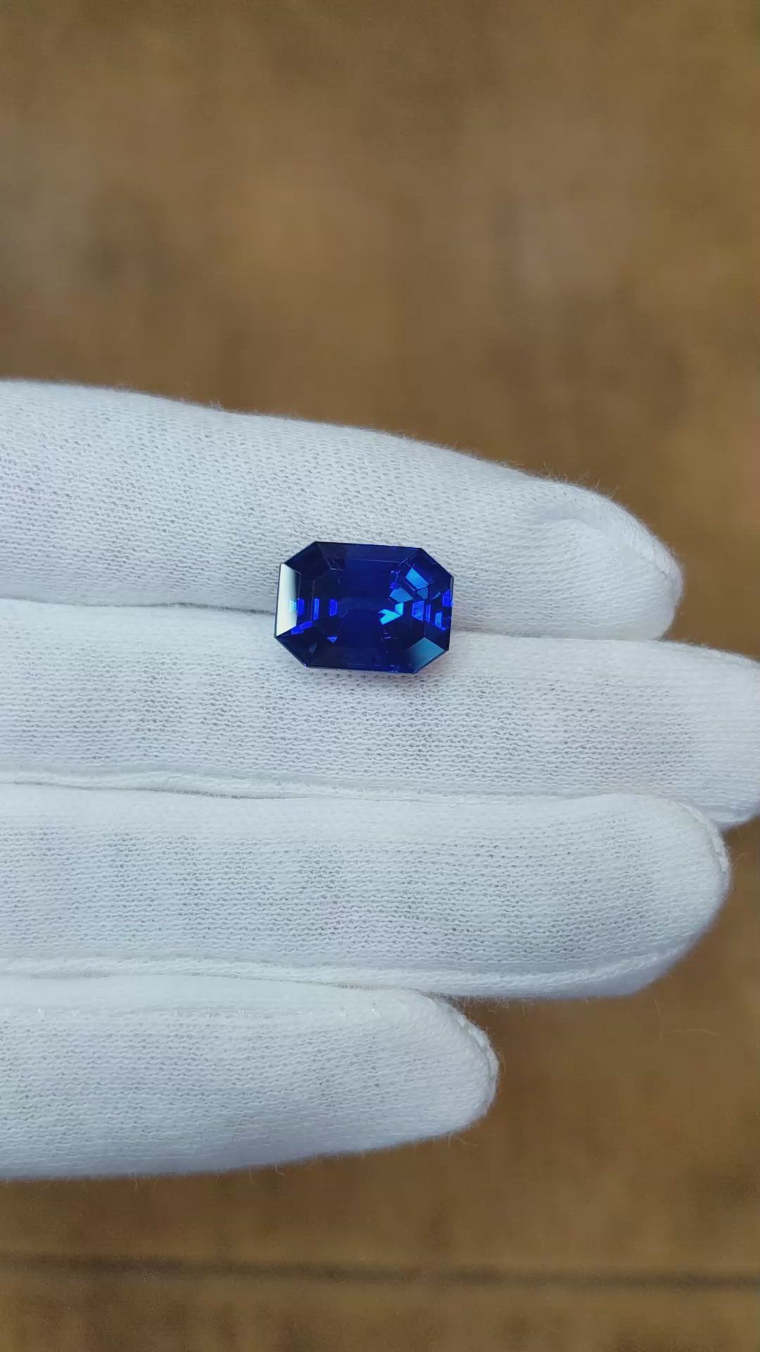 10.43 Ct. Blue Sapphire from Ceylon (Sri Lanka) Size Video
