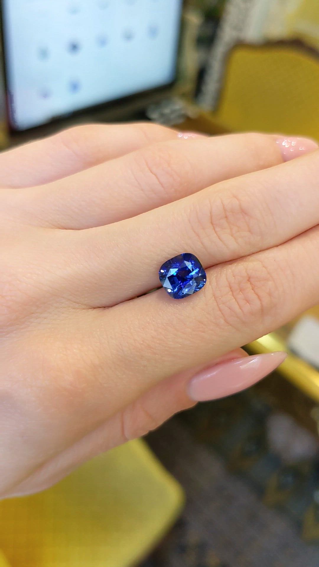 3.53 Ct. Blue Sapphire from Ceylon (Sri Lanka) Size Video