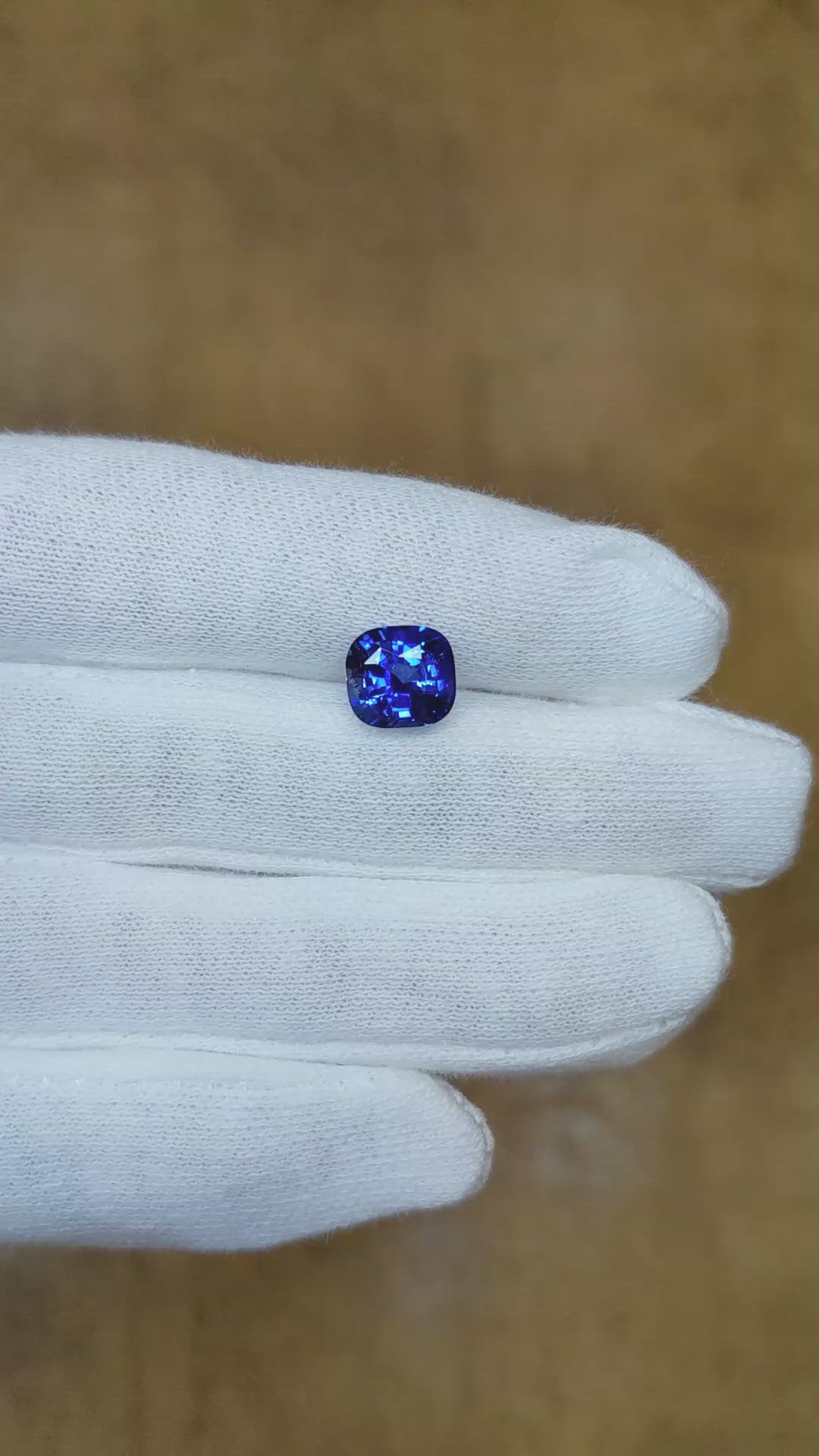 3.53 Ct. Blue Sapphire from Ceylon (Sri Lanka) Size Video