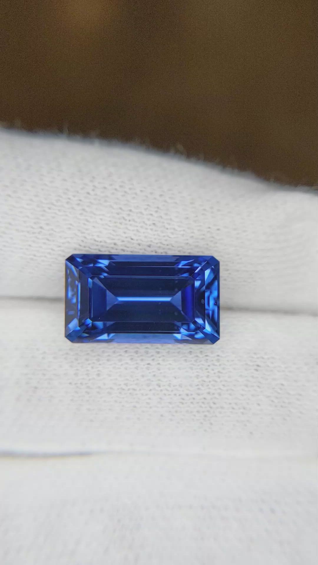 9.37 Ct. Blue Sapphire from Ceylon (Sri Lanka) Size Video