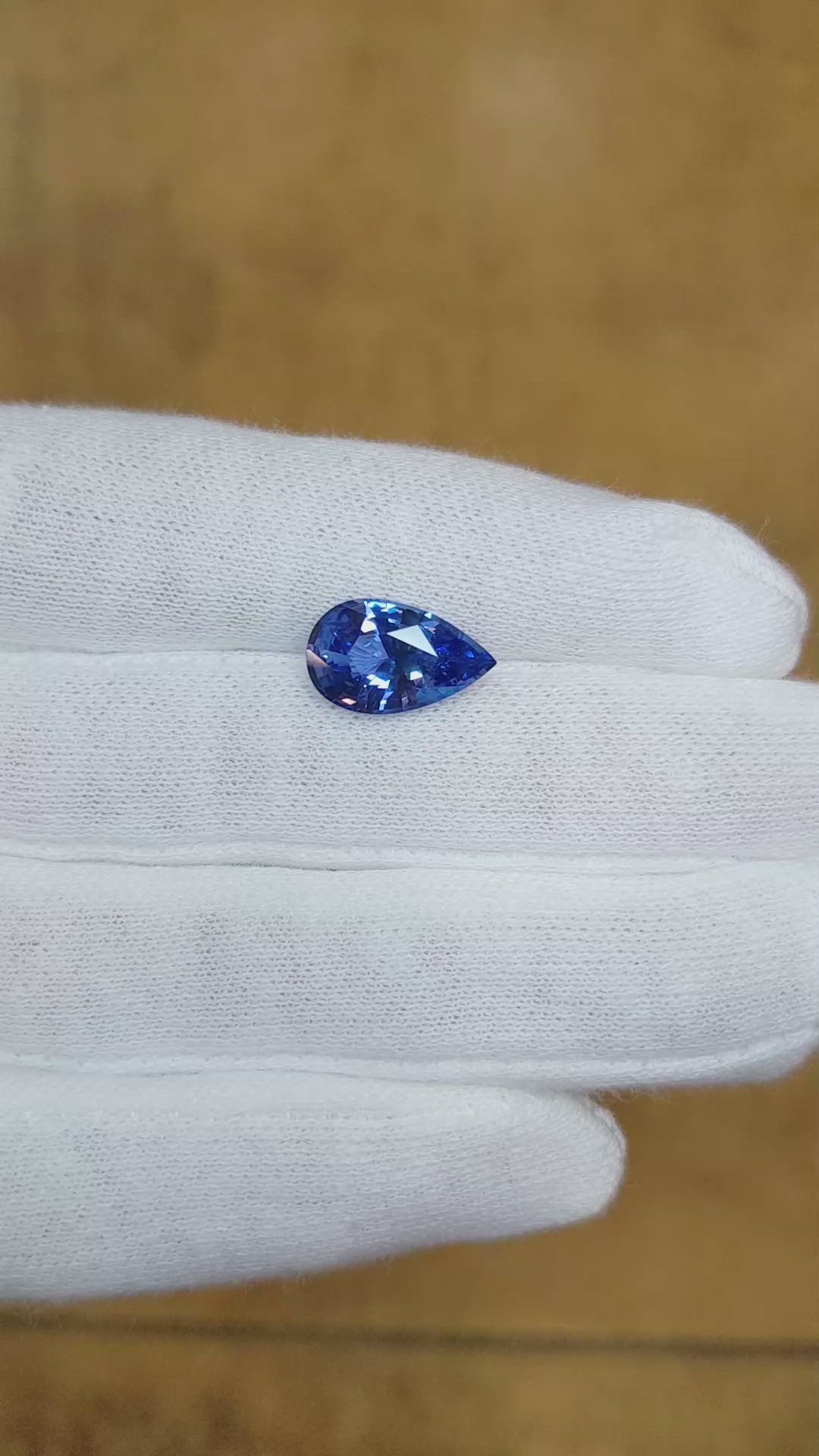 4.07 Ct. Blue Sapphire from Ceylon (Sri Lanka) Size Video