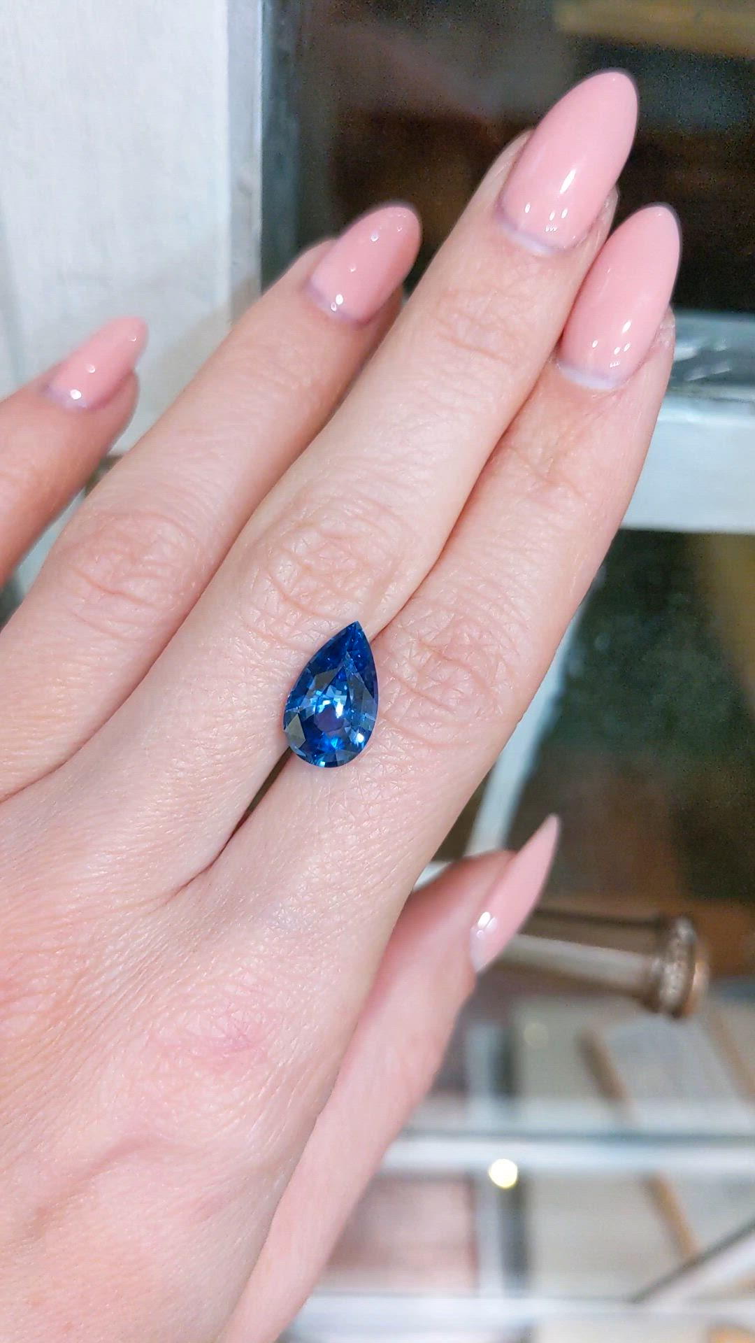 4.07 Ct. Blue Sapphire from Ceylon (Sri Lanka) Size Video