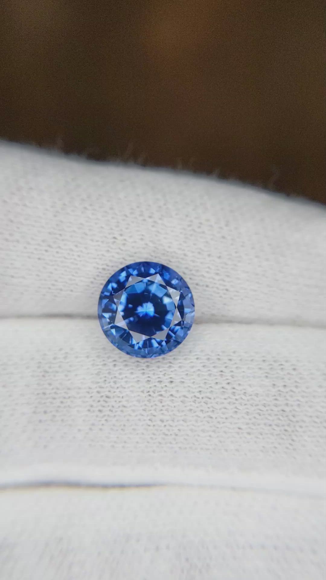 3.78 Ct. Sapphire from Ceylon (Sri Lanka) Size Video