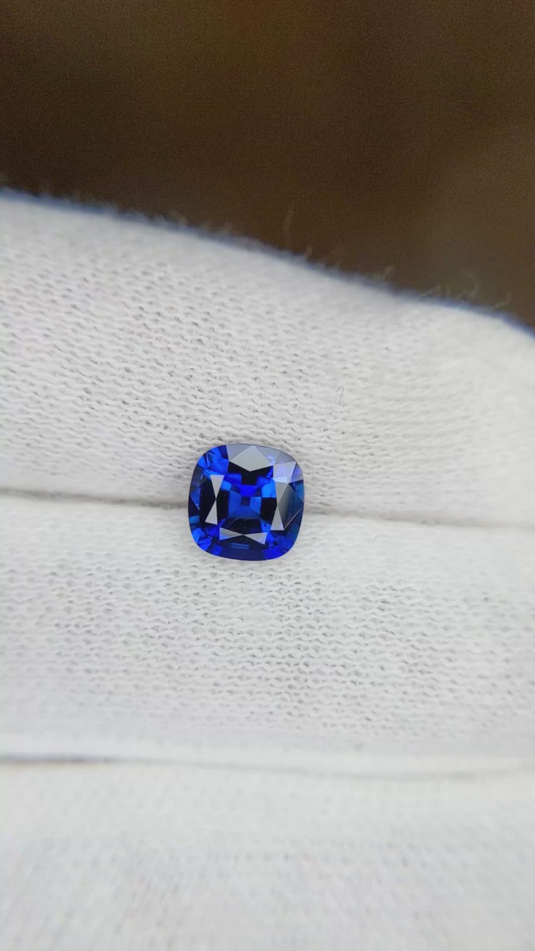 1.26 Ct. Blue Sapphire from Ceylon (Sri Lanka) Size Video