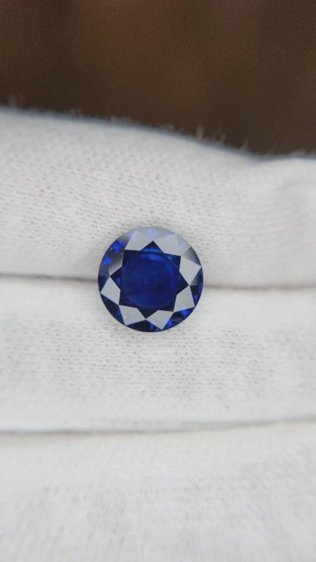 3.94 Ct. Blue Sapphire from Ceylon (Sri Lanka) Size Video