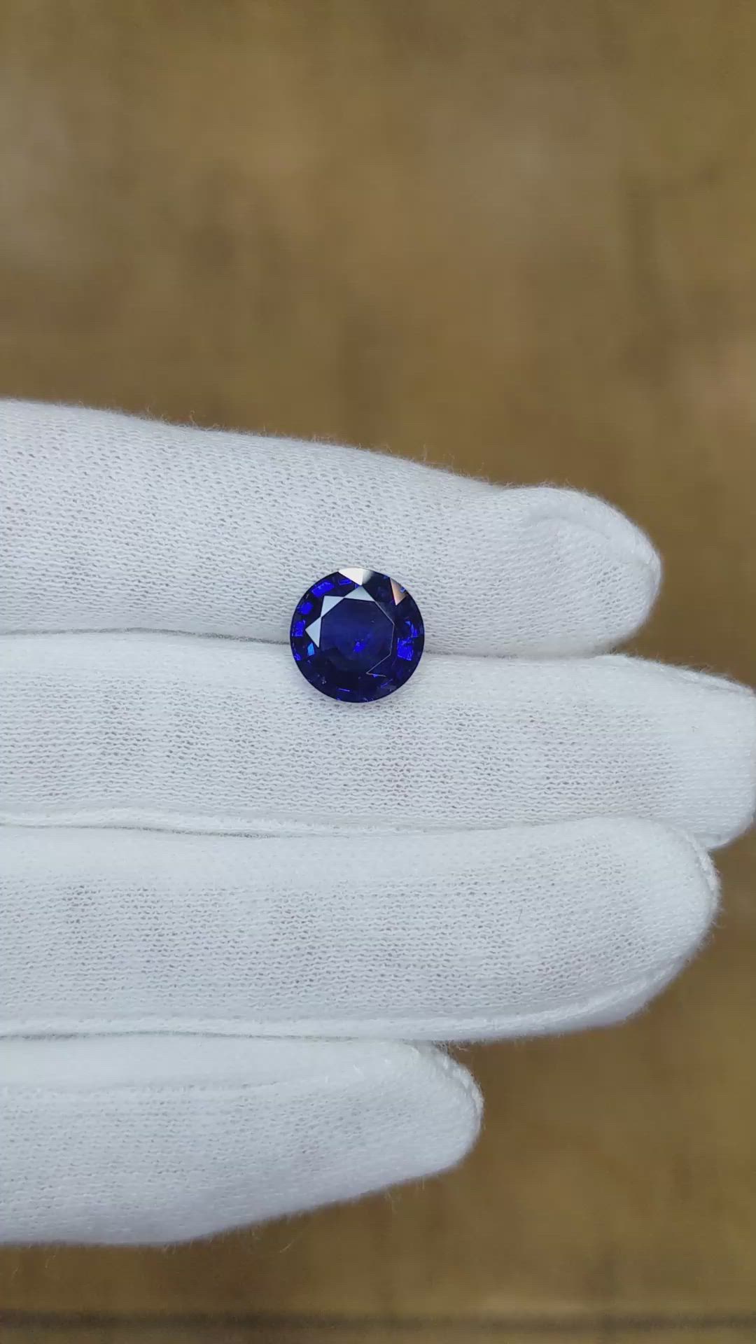 3.94 Ct. Blue Sapphire from Ceylon (Sri Lanka) Size Video
