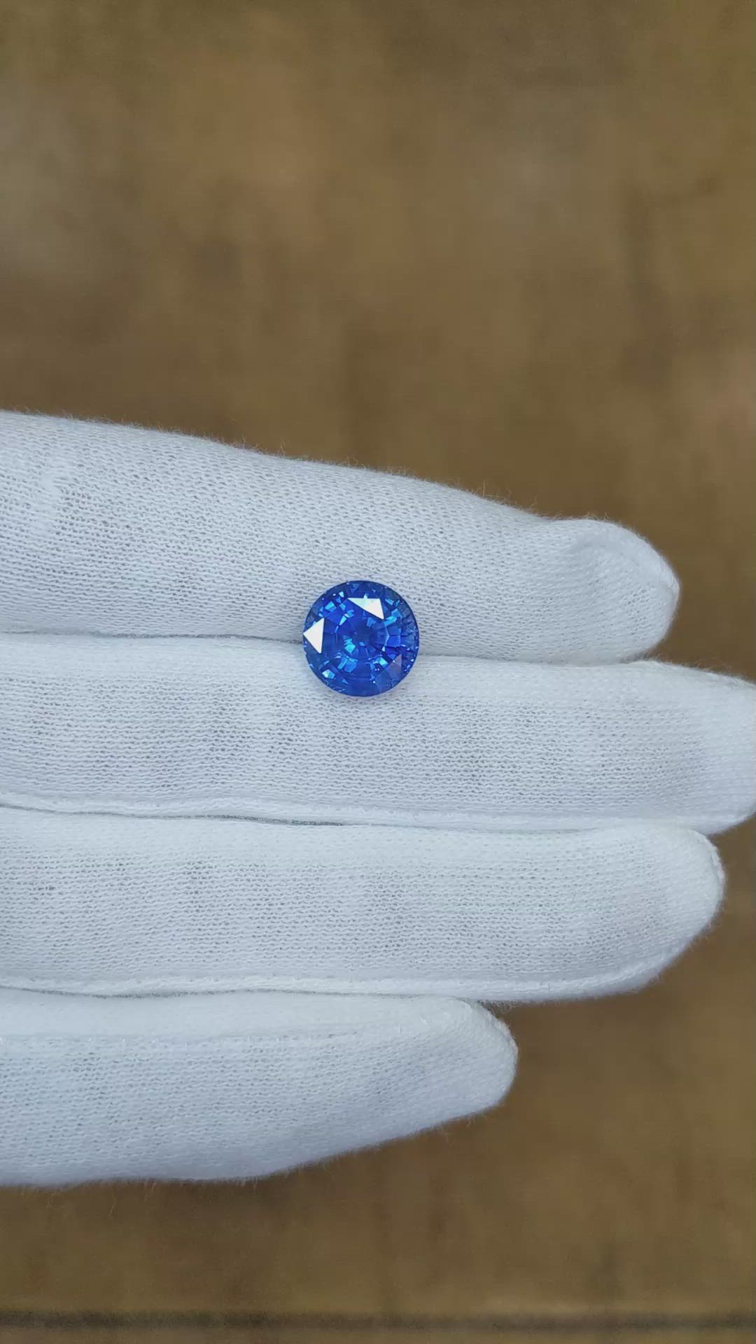 5.45 Ct. Blue Sapphire from Ceylon (Sri Lanka) Size Video