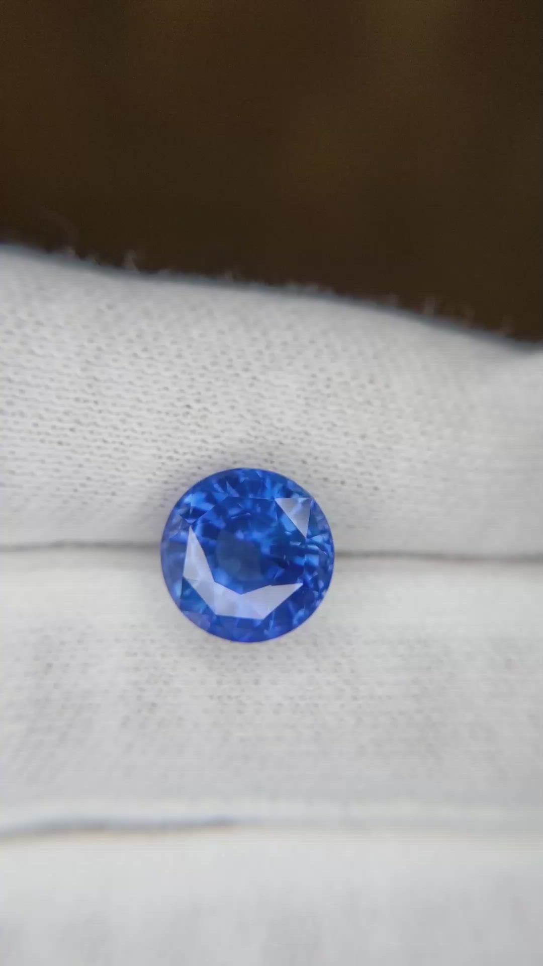5.45 Ct. Blue Sapphire from Ceylon (Sri Lanka) Size Video