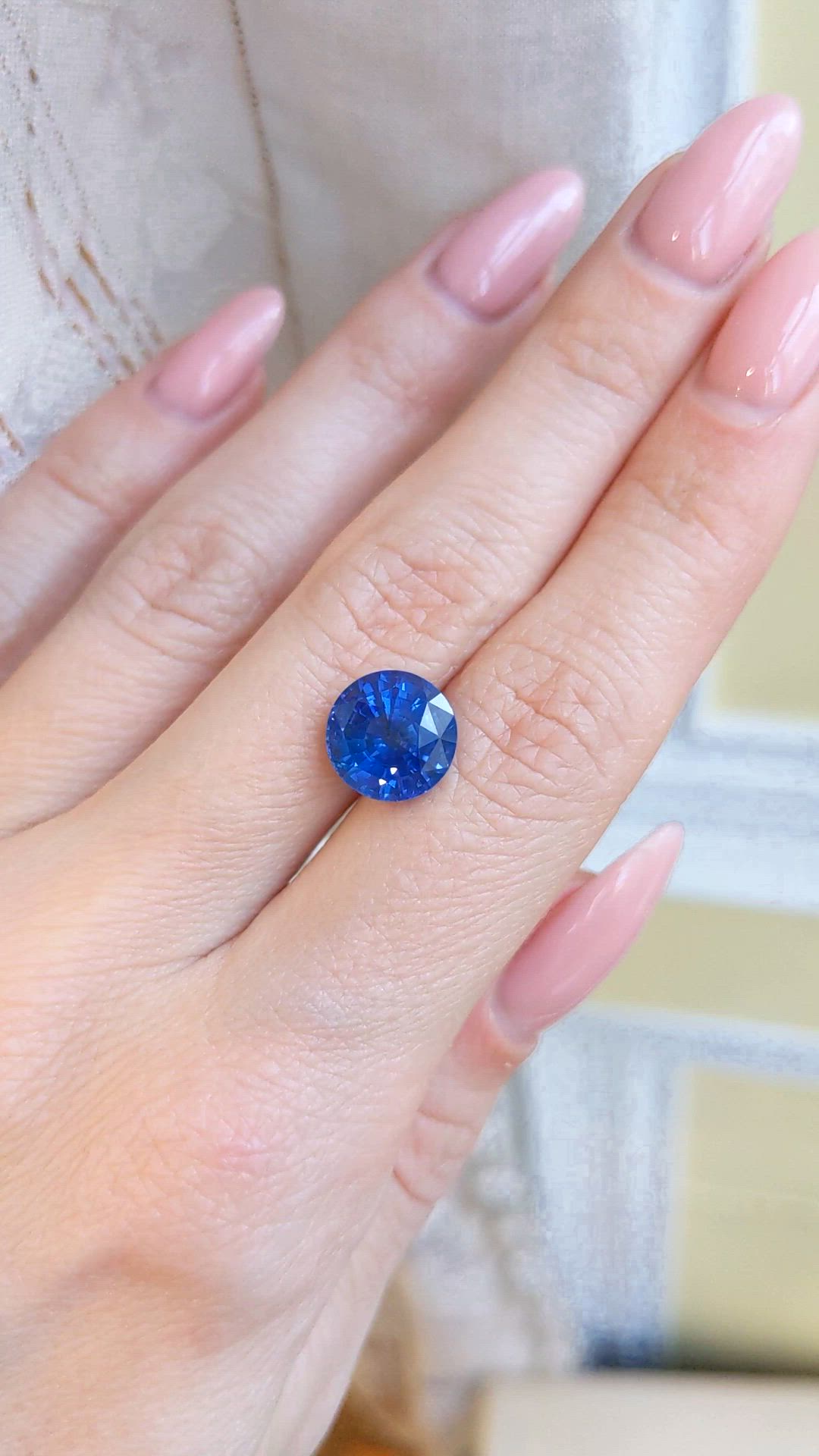 5.45 Ct. Blue Sapphire from Ceylon (Sri Lanka) Size Video