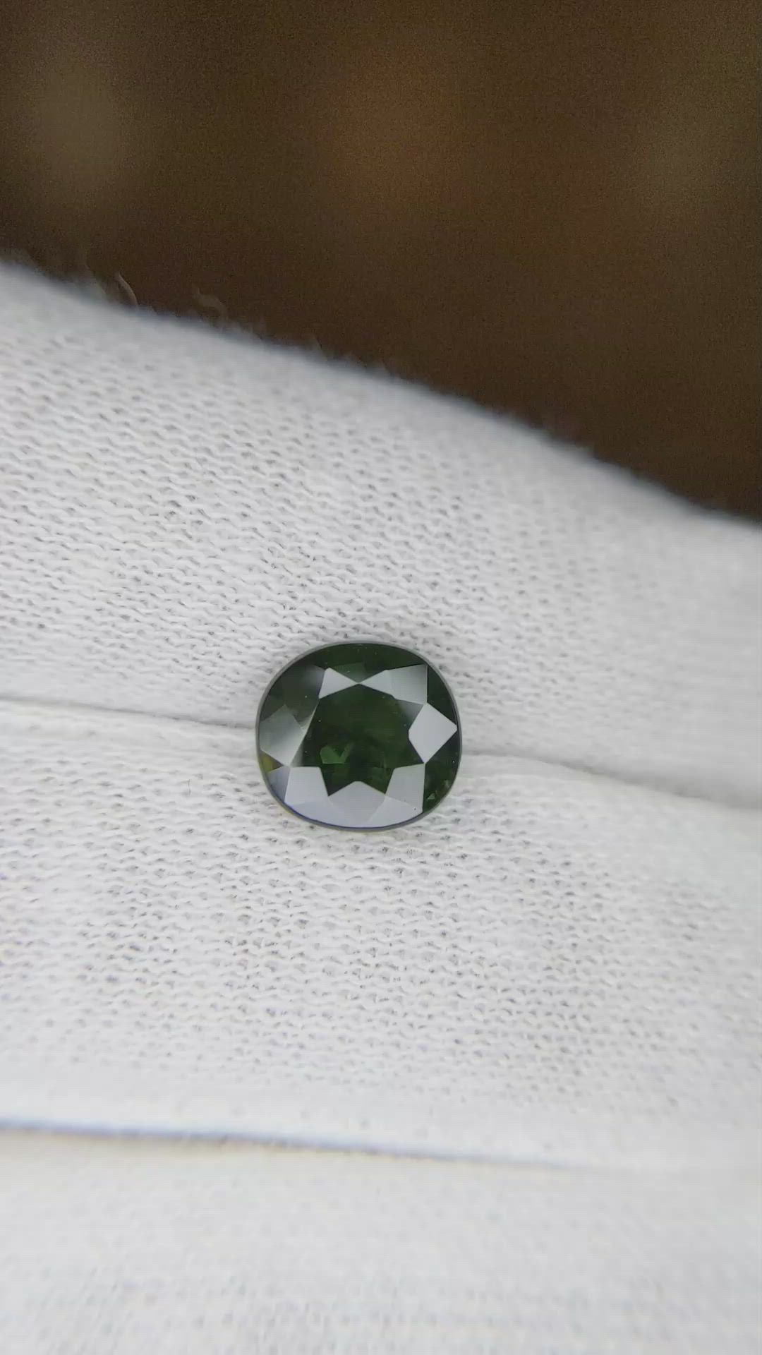2.42 Ct. Green Sapphire from Ceylon (Sri Lanka) Size Video