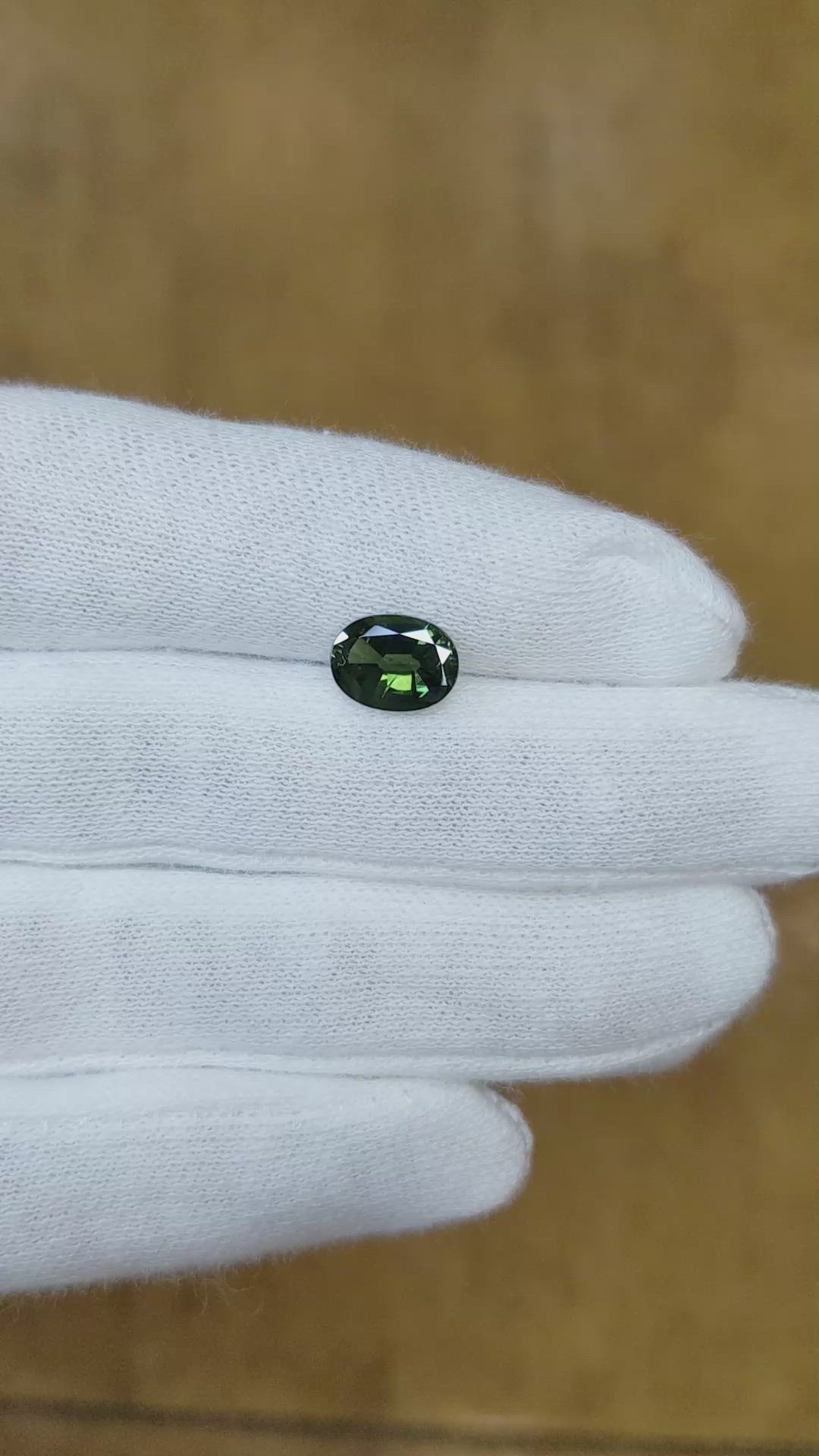 2.01 Ct. Sapphire from Ceylon (Sri Lanka) Size Video