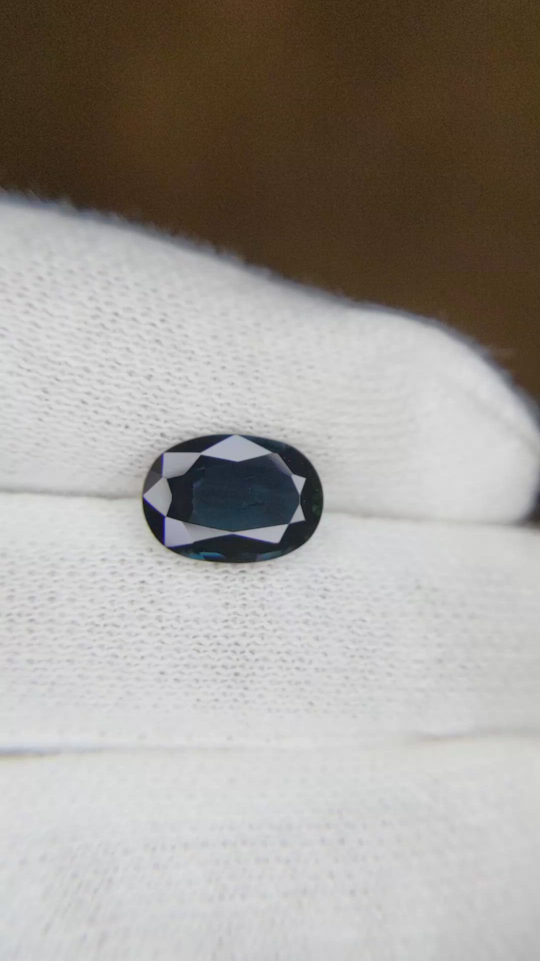 2.56 Ct. Greenish Blue Sapphire from Ceylon (Sri Lanka) Size Video