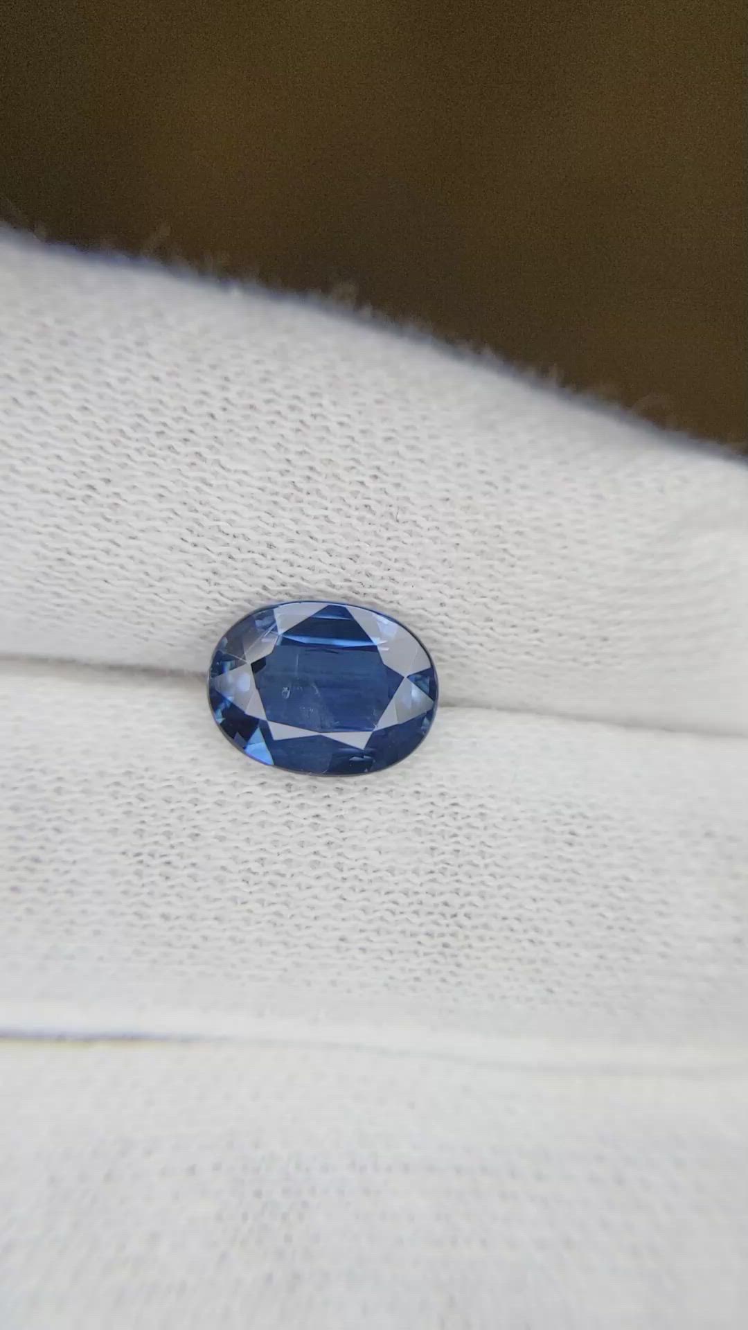 2.15 Ct. Blue Sapphire from Ceylon (Sri Lanka) Size Video