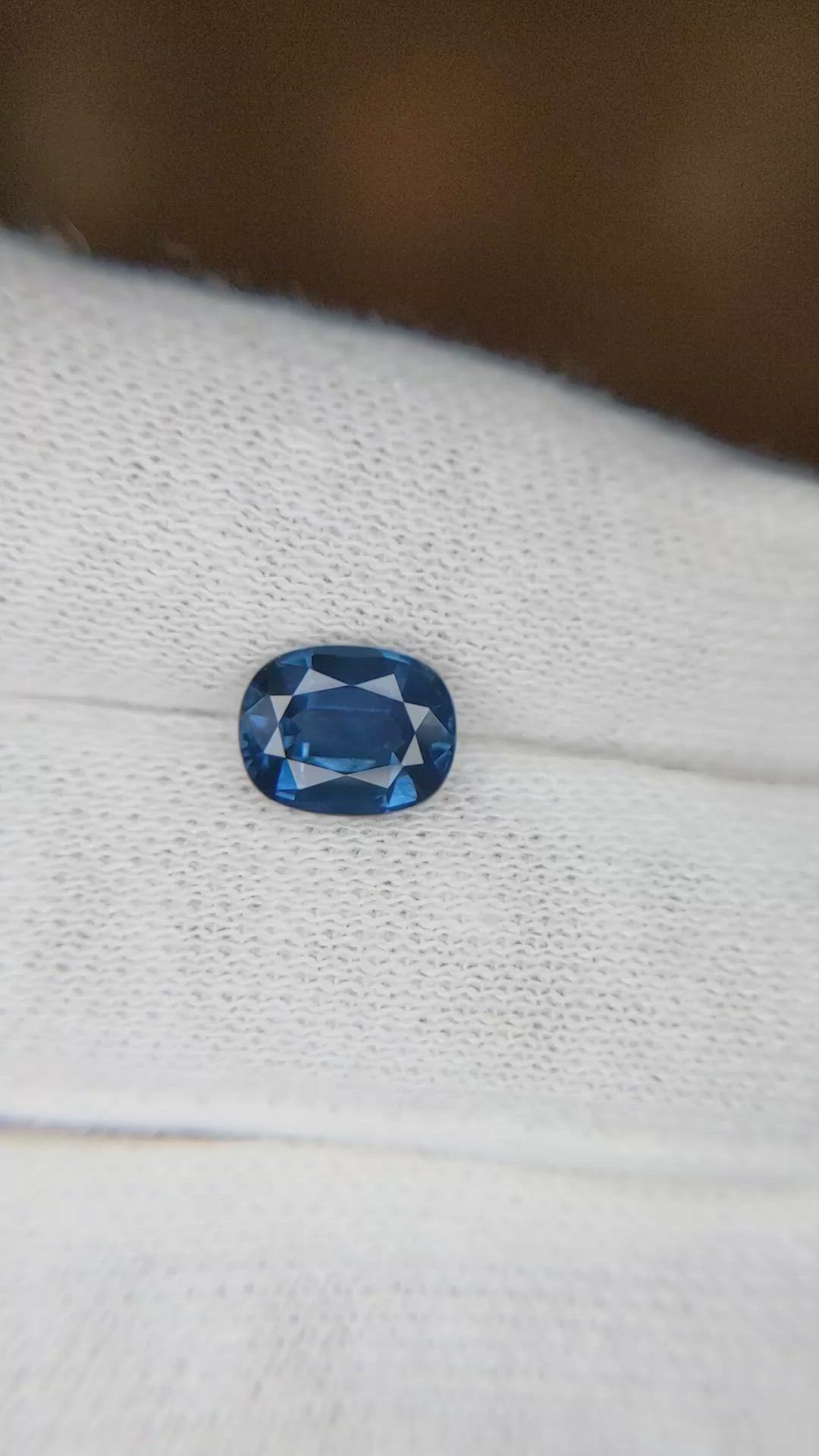 1.73 Ct. Blue Sapphire from Ceylon (Sri Lanka) Size Video