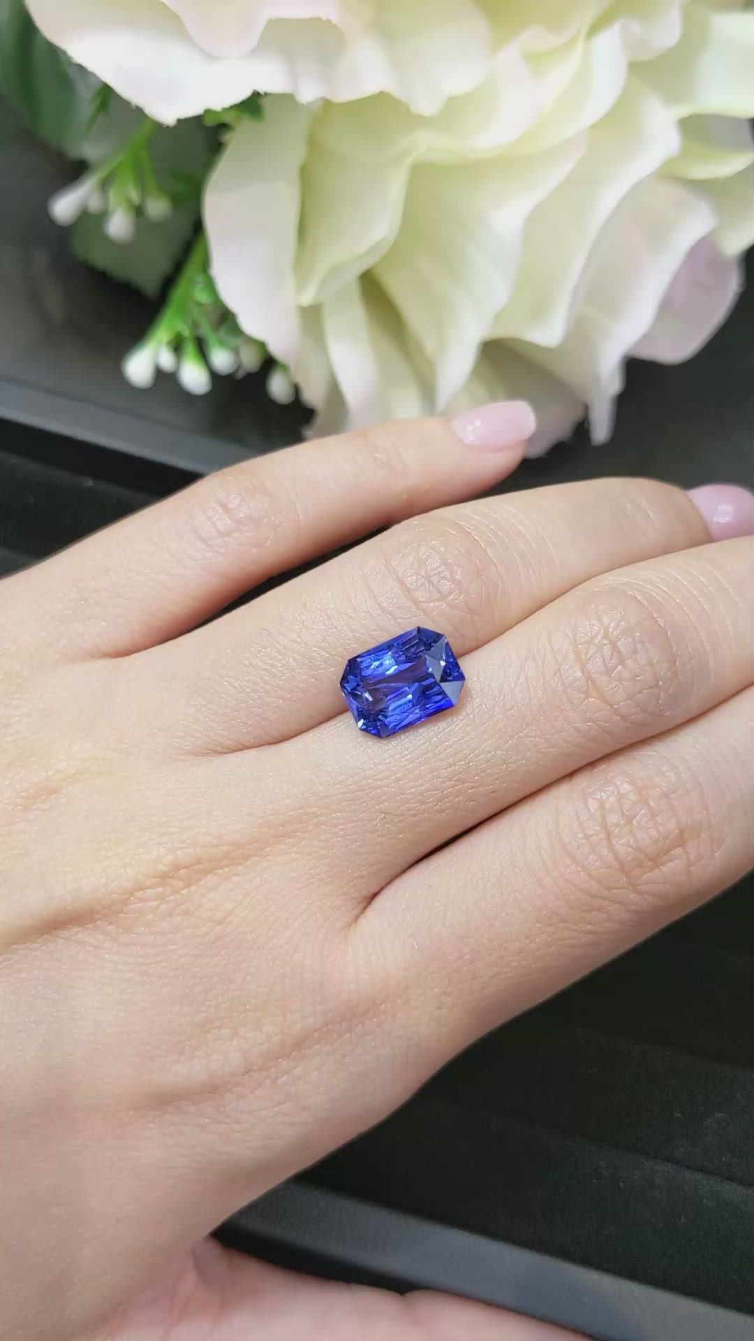 5.45 Ct. Blue Sapphire from Ceylon (Sri Lanka) Size Video