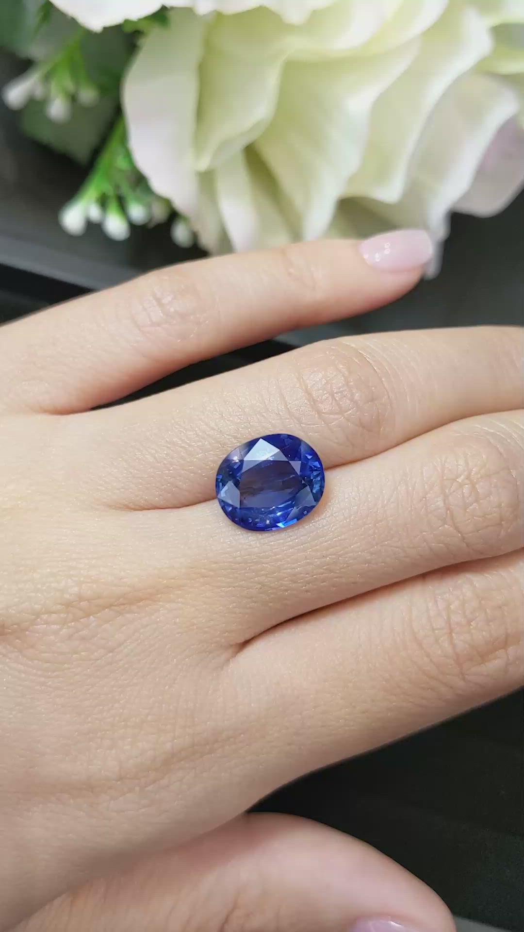 7.02 Ct. Blue Sapphire from Ceylon (Sri Lanka) Size Video