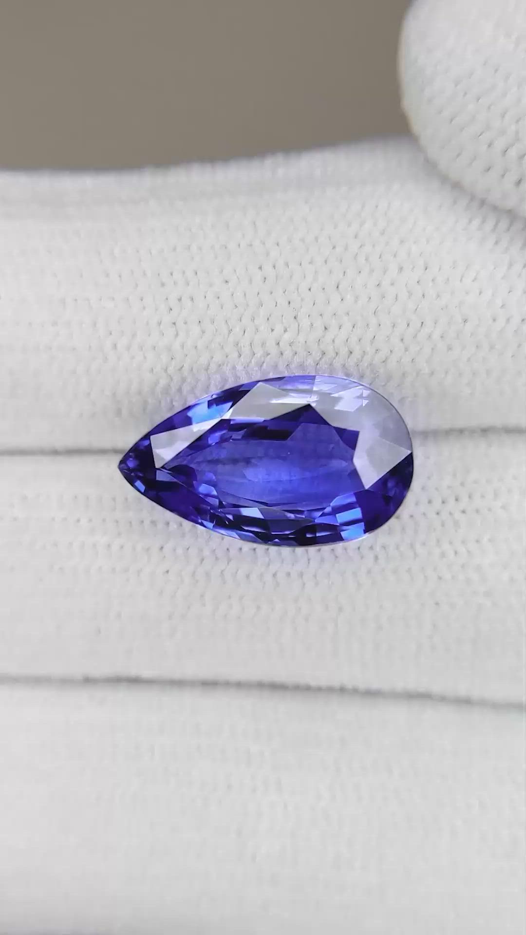 7.31 Ct. Blue Sapphire from Ceylon (Sri Lanka) Size Video