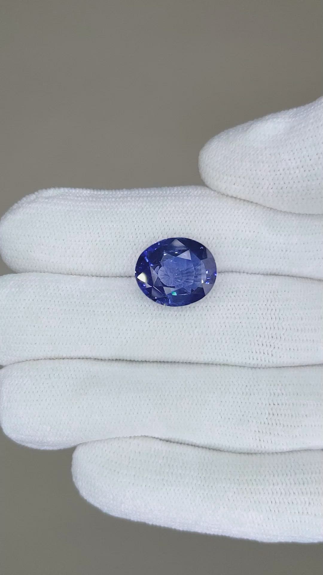 8.19 Ct. Blue Sapphire from Ceylon (Sri Lanka) Size Video