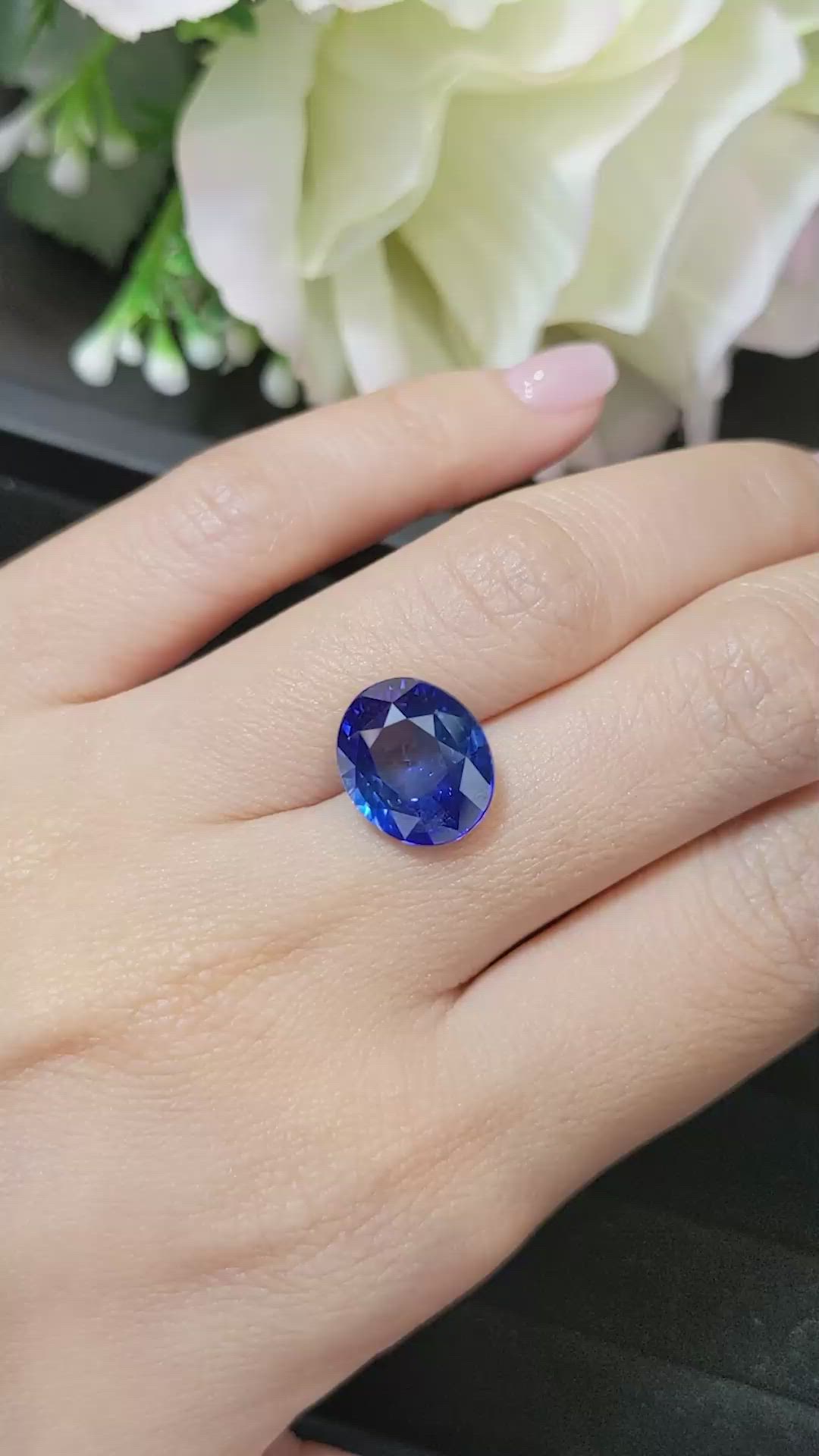 8.19 Ct. Blue Sapphire from Ceylon (Sri Lanka) Size Video