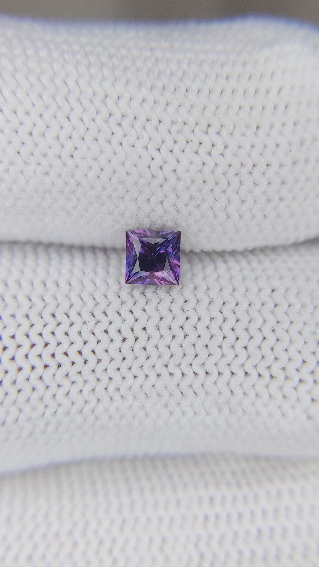 0.43 Ct. Bi Color Sapphire from Ceylon (Sri Lanka) Size Video