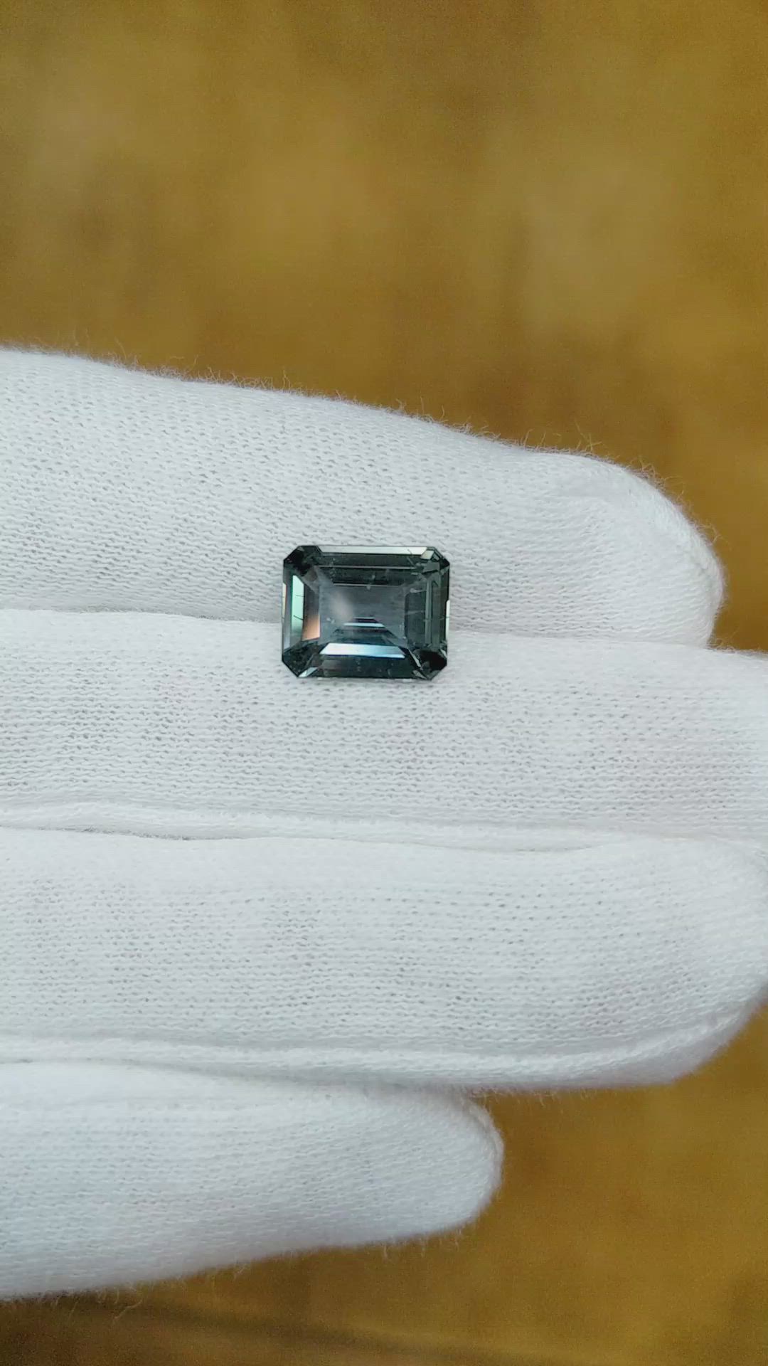4.23 Ct. Bluish Green Sapphire from Ceylon (Sri Lanka) Size Video