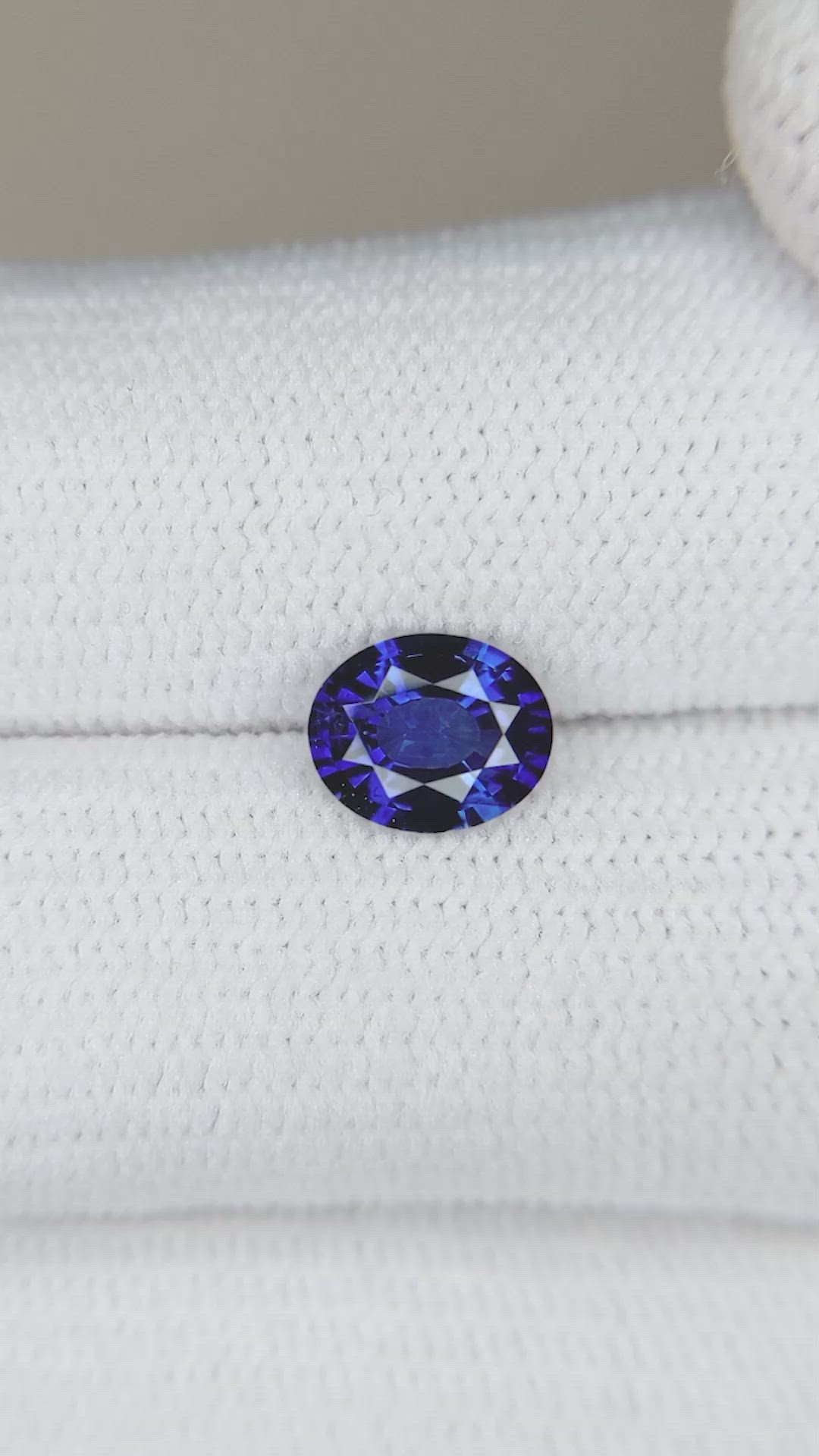 0.96 Ct. Blue Sapphire from Ceylon (Sri Lanka) Size Video