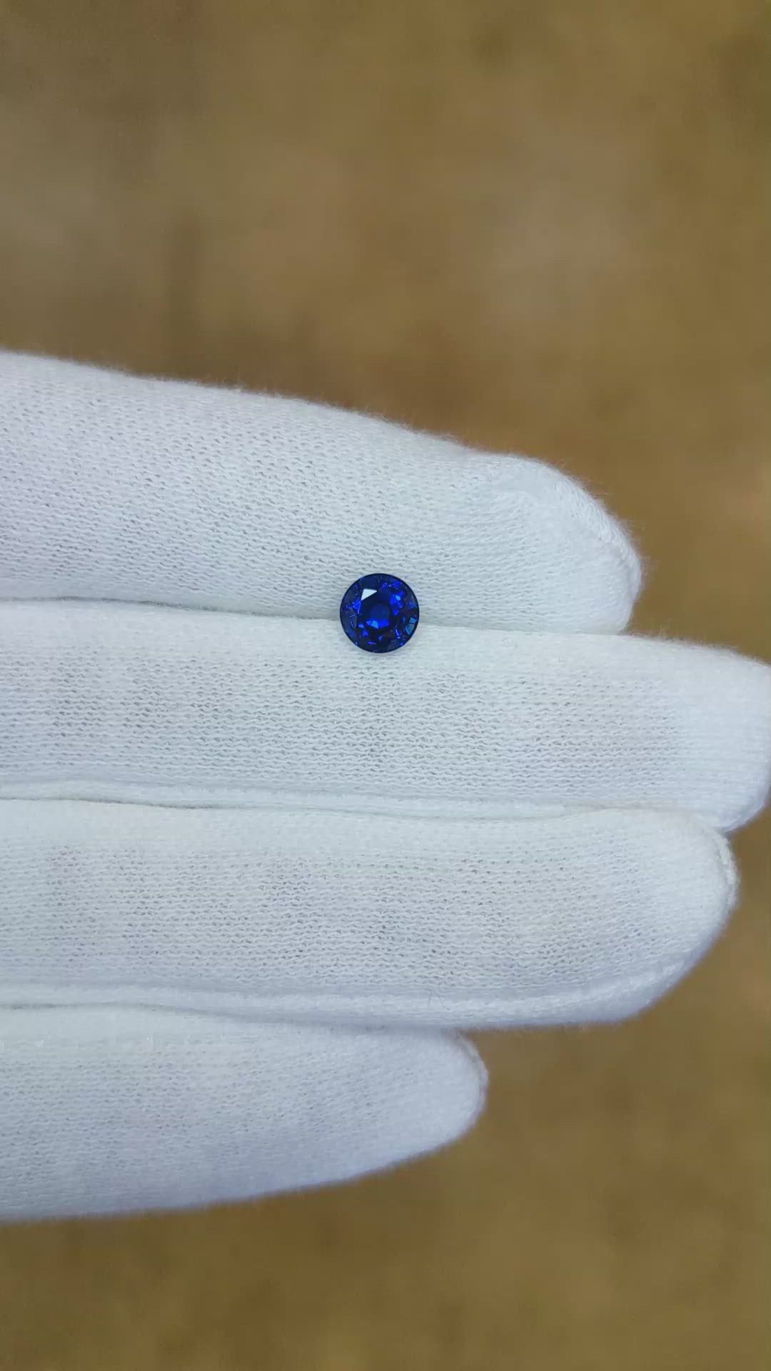 0.94 Ct. Sapphire from Ceylon (Sri Lanka) Size Video