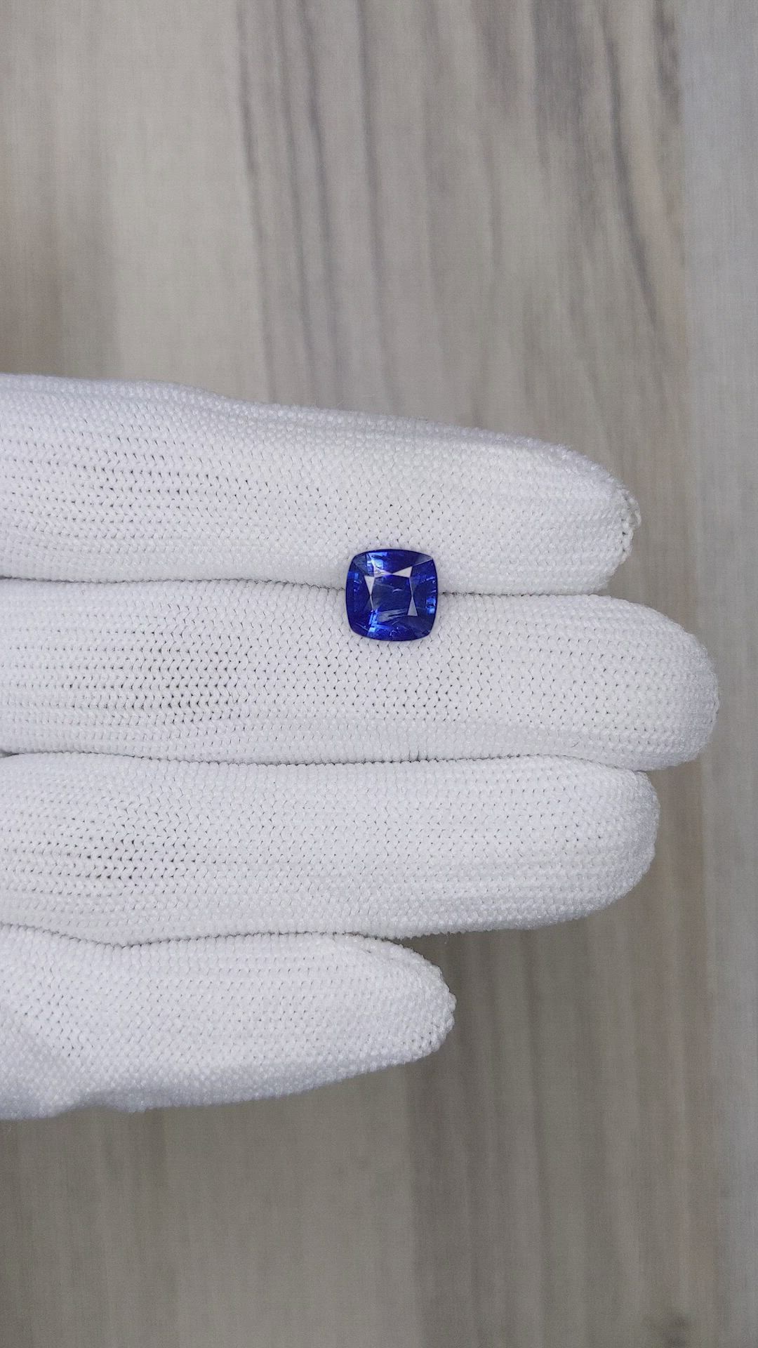 2.62 Ct. Blue Sapphire from Ceylon (Sri Lanka) Size Video