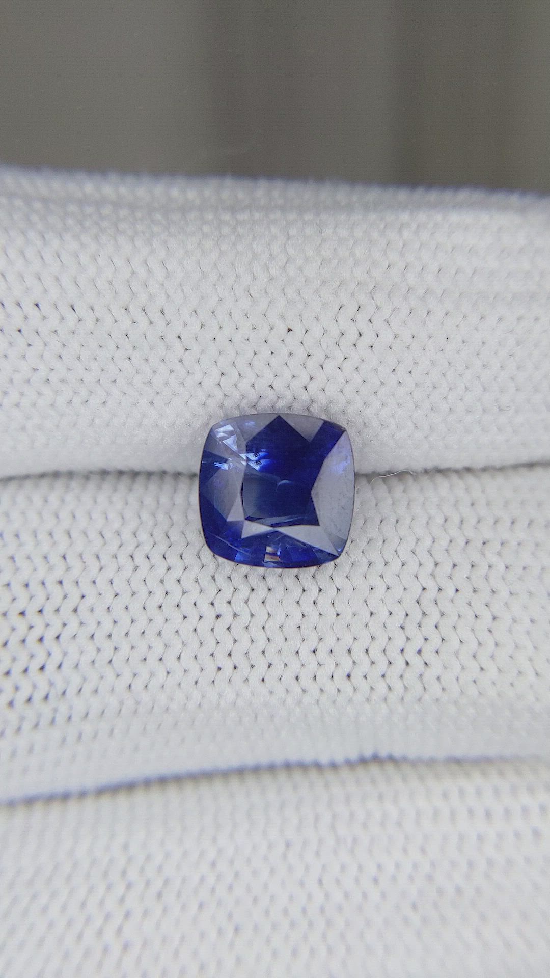 2.62 Ct. Blue Sapphire from Ceylon (Sri Lanka) Size Video
