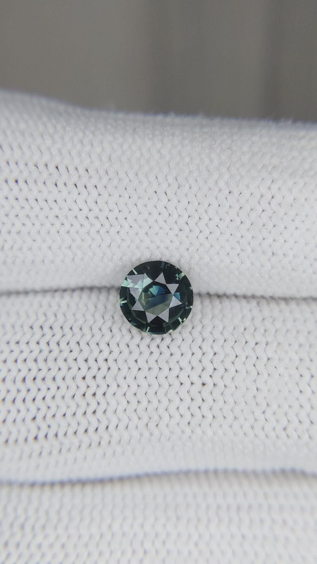 1.12 Ct. Bi Color Sapphire from Ceylon (Sri Lanka) Size Video