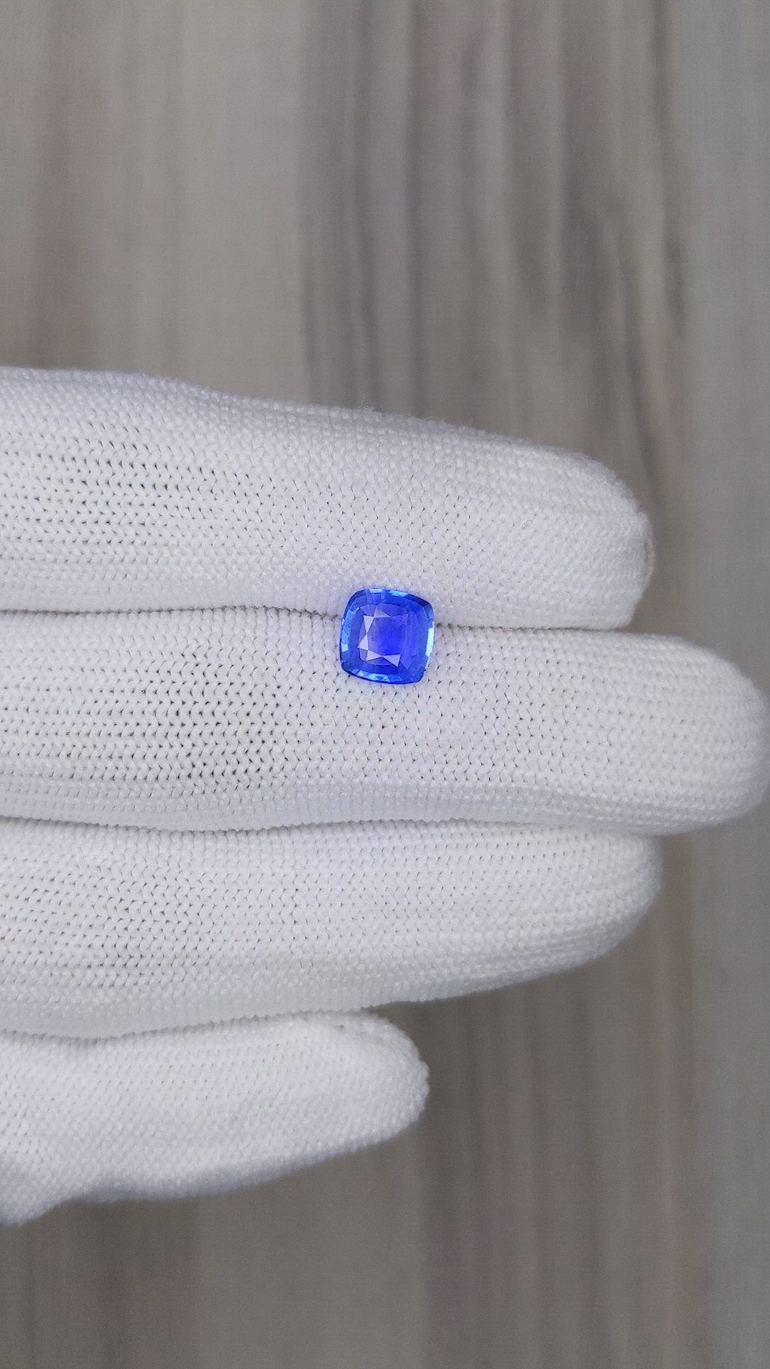 1.44 Ct. Bi Color Sapphire from Ceylon (Sri Lanka) Size Video
