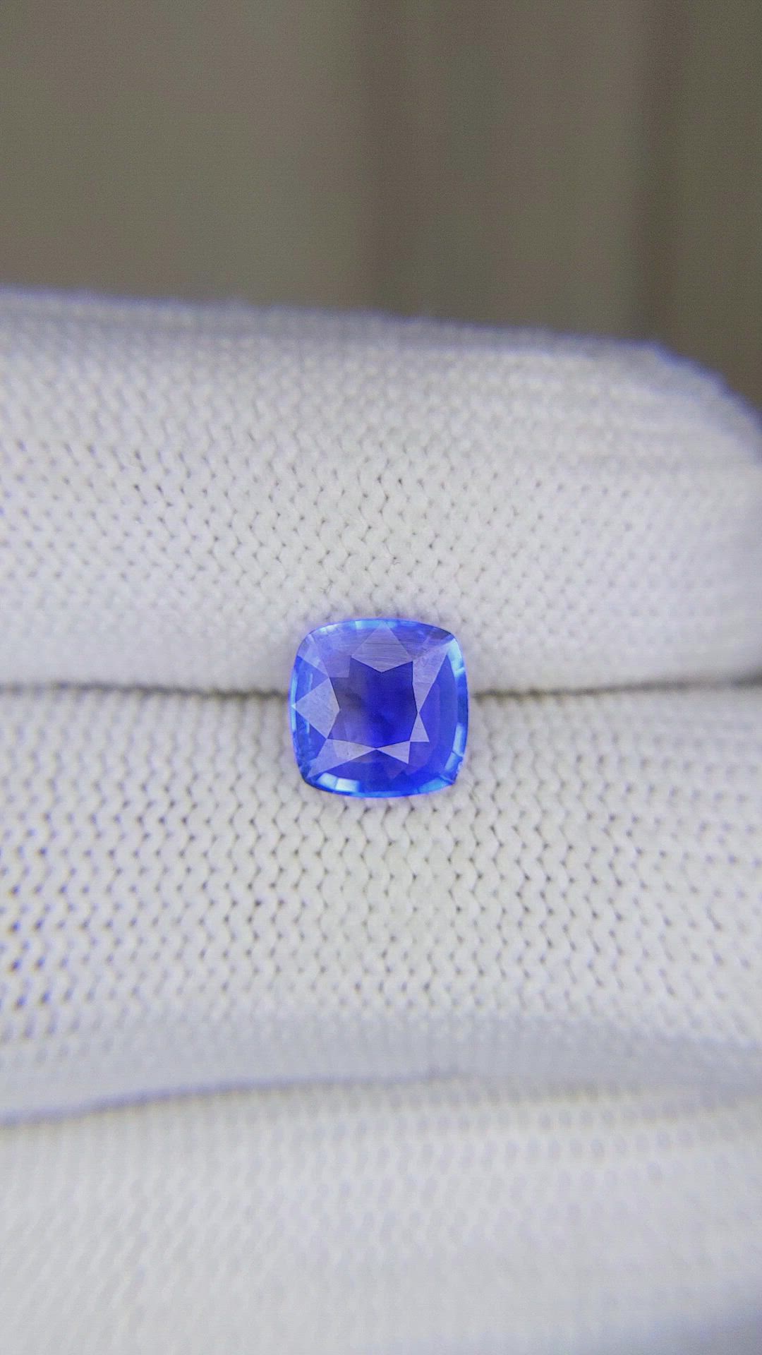 1.44 Ct. Bi Color Sapphire from Ceylon (Sri Lanka) Size Video