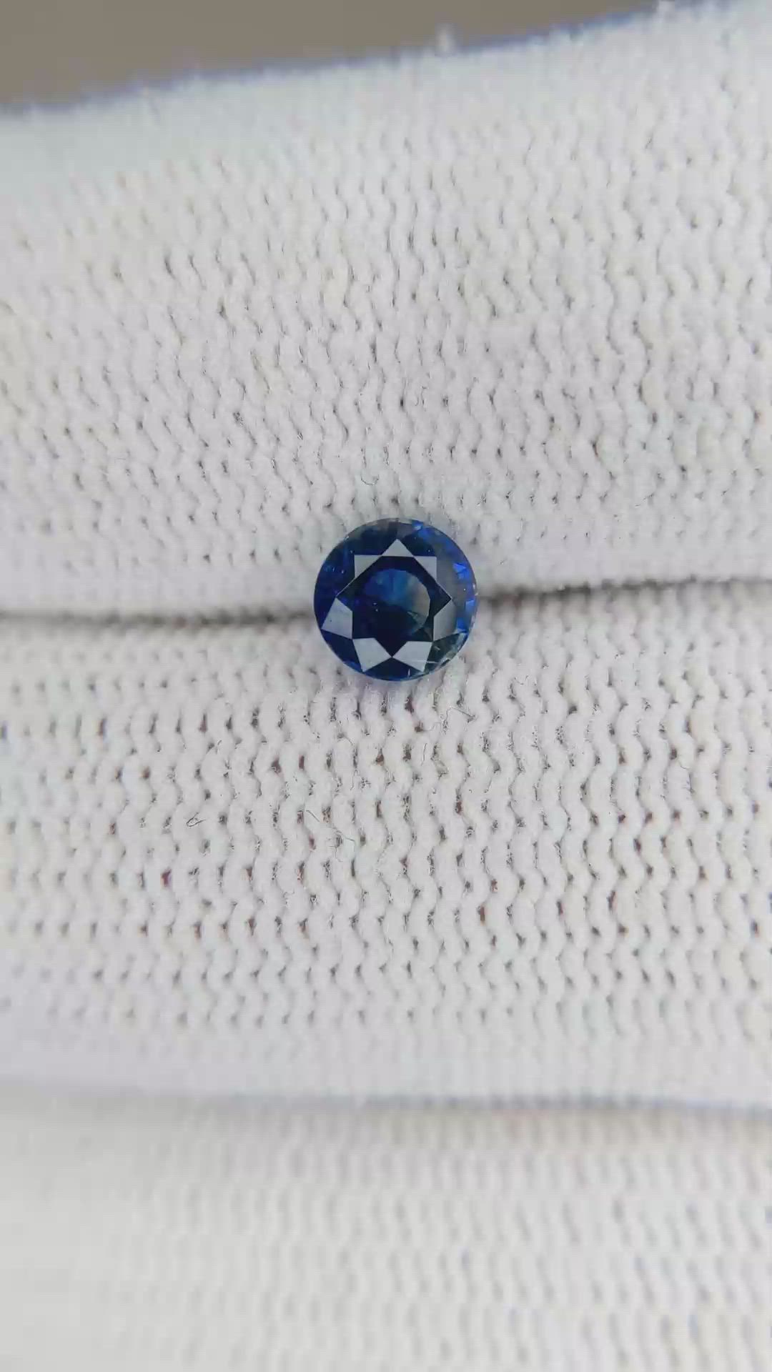 0.76 Ct. Bi Color Sapphire from Ceylon (Sri Lanka) Size Video