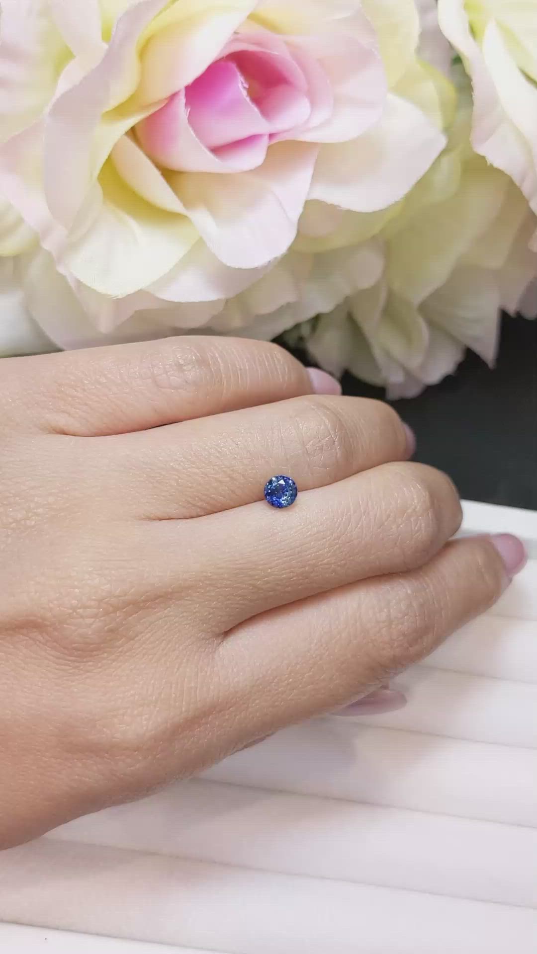 0.76 Ct. Bi Color Sapphire from Ceylon (Sri Lanka) Size Video