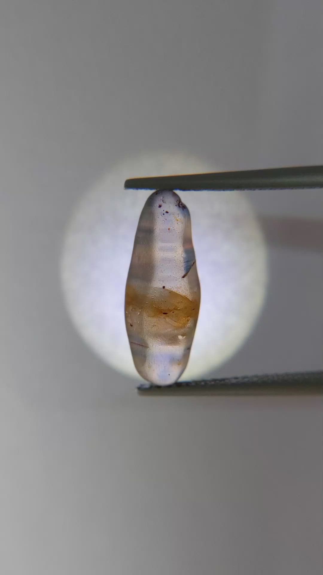 6.44 Ct. Bi Color Rough Sapphire from Ceylon (Sri Lanka) Size Video