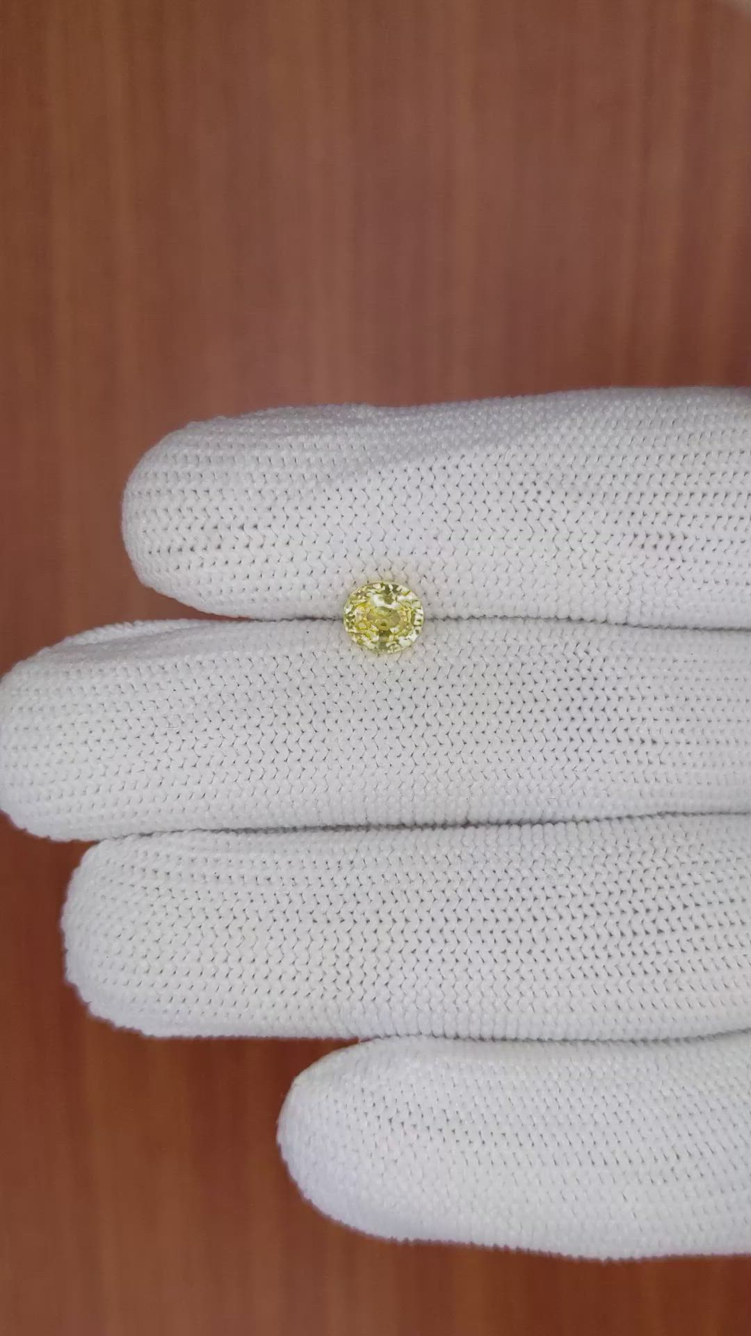 1.10 Ct. Yellow Sapphire from Ceylon (Sri Lanka) Size Video