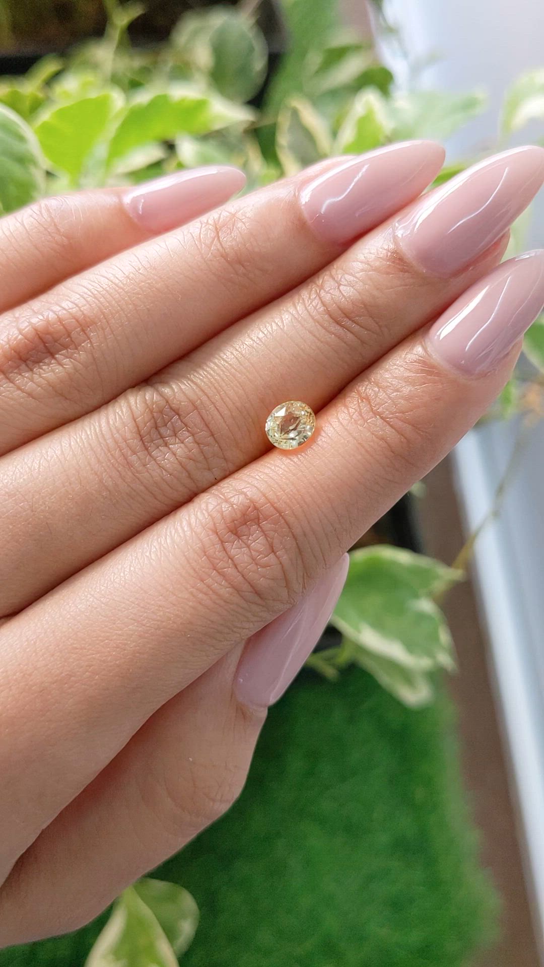1.10 Ct. Yellow Sapphire from Ceylon (Sri Lanka) Size Video