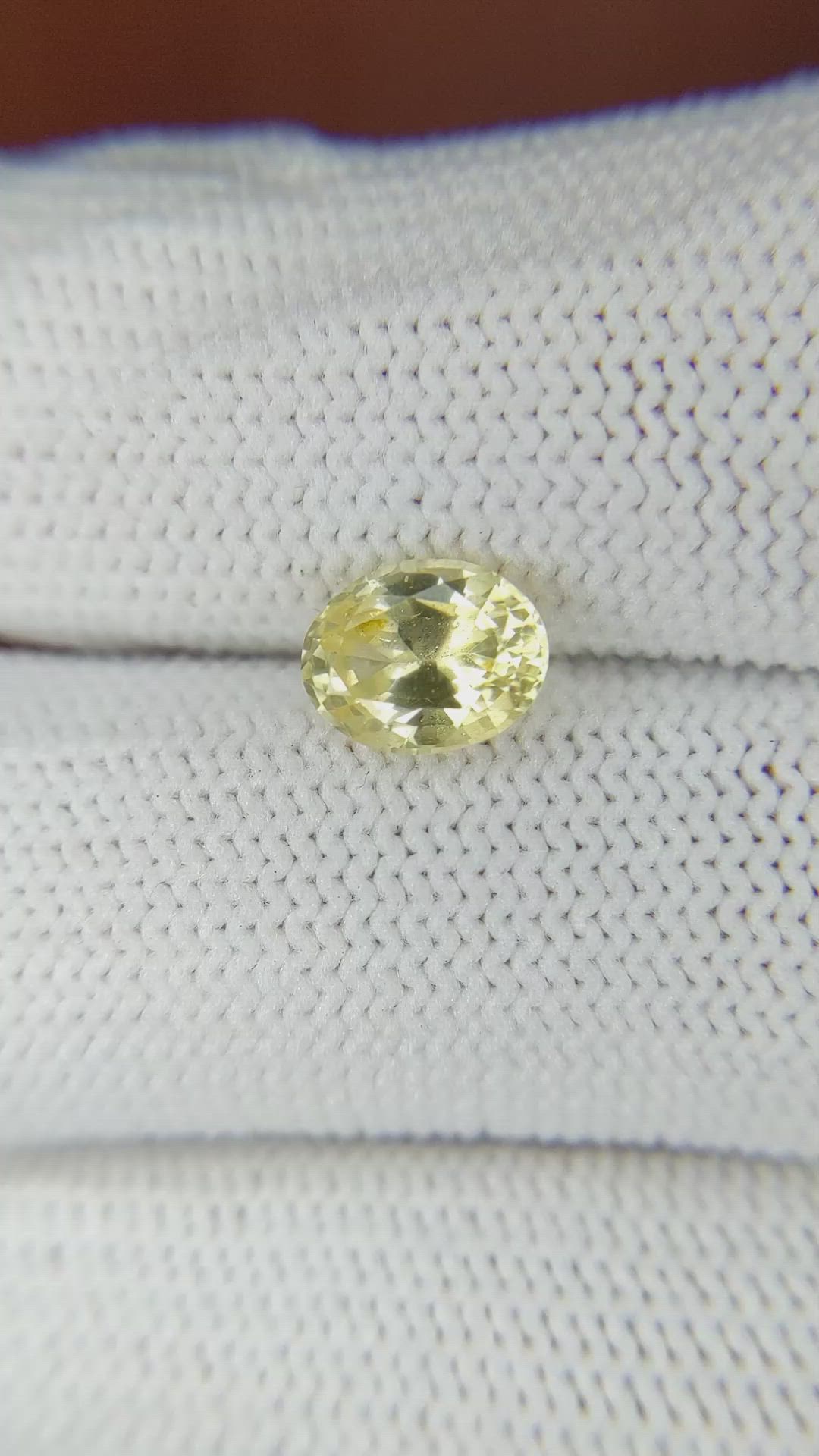 1.70 Ct. Yellow Sapphire from Ceylon (Sri Lanka) Size Video