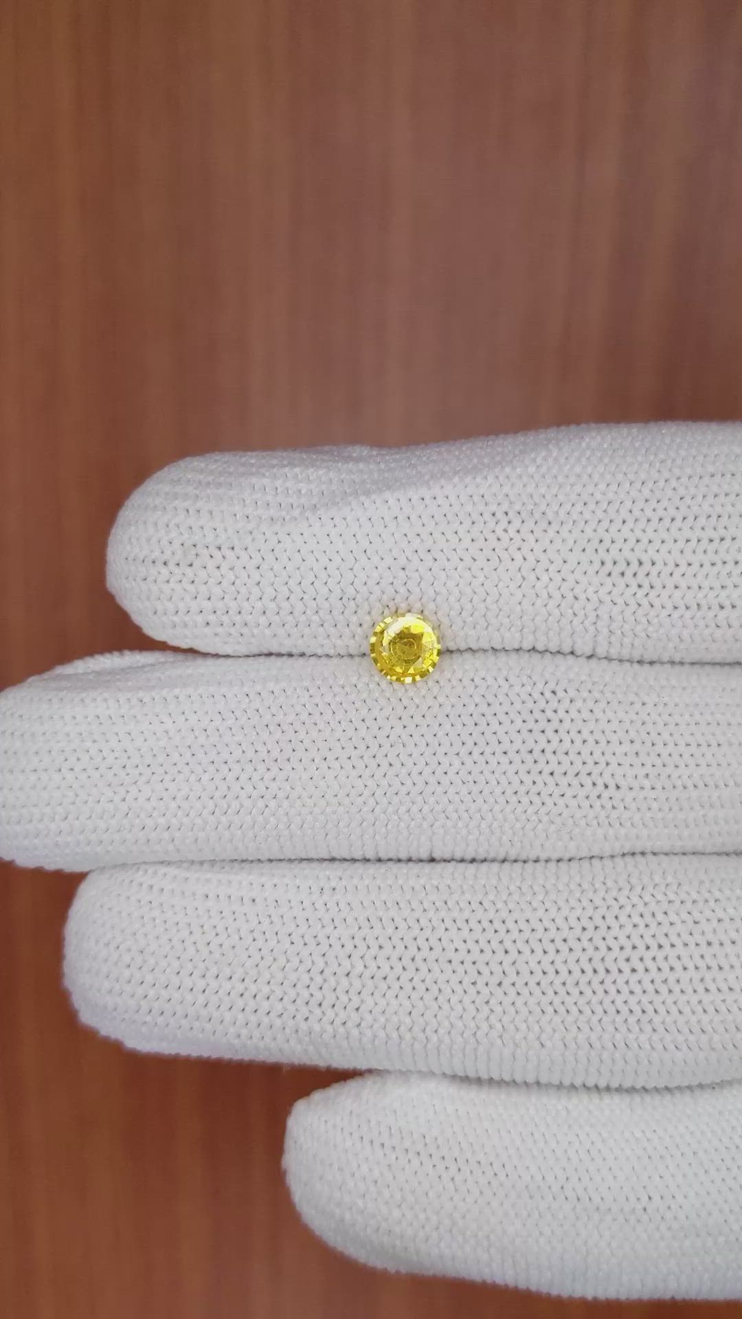 0.60 Ct. Yellow Sapphire from Ceylon (Sri Lanka) Size Video